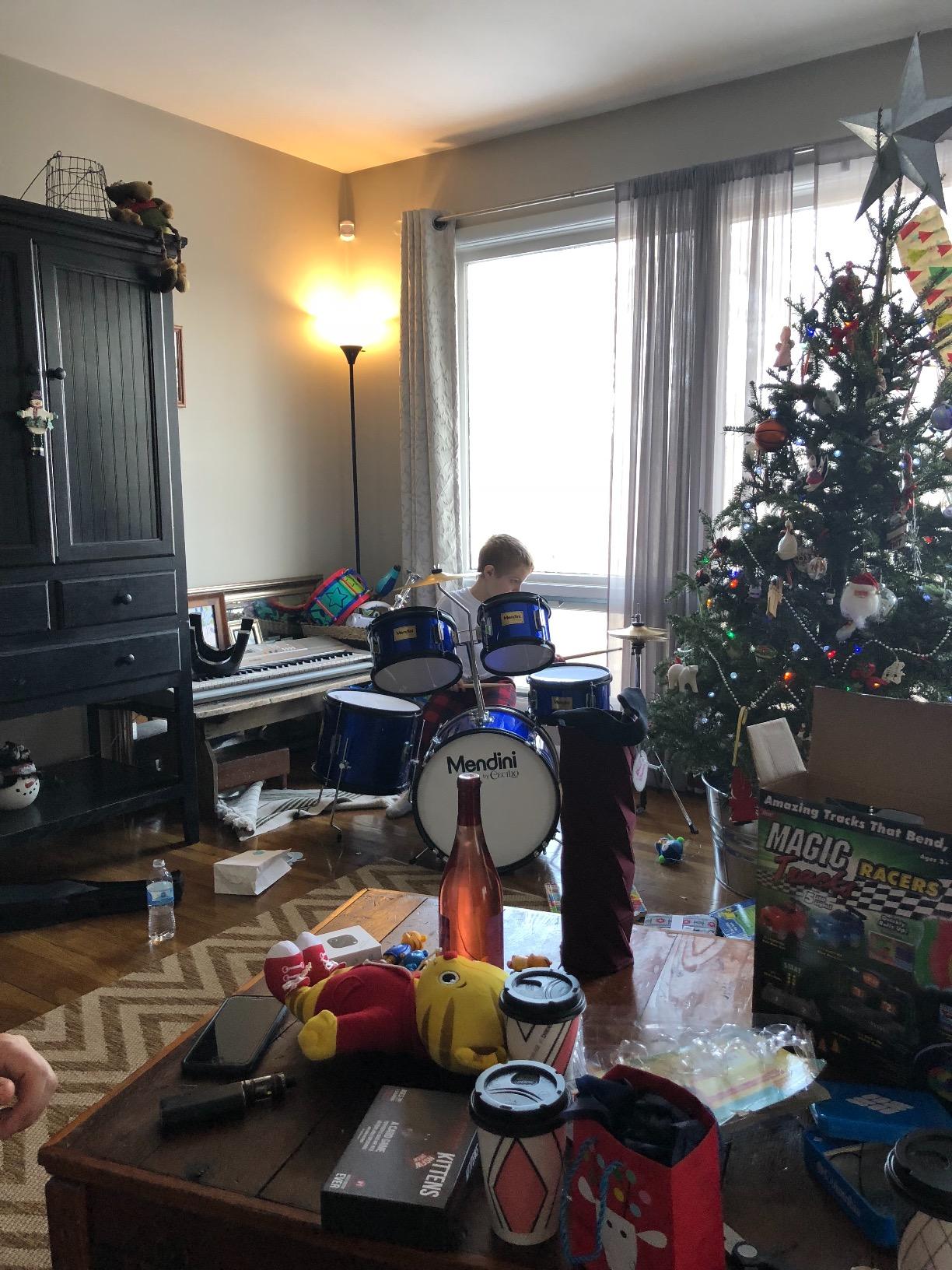 Mendini by Cecilio Drum Set, 5 Piece 16 Inch Junior Drums Kit with Bass, Toms, Snare Drum, Cymbal, Hi-Hat, Drumsticks & Seat for Beginner (Metallic Blue) customer photo 2