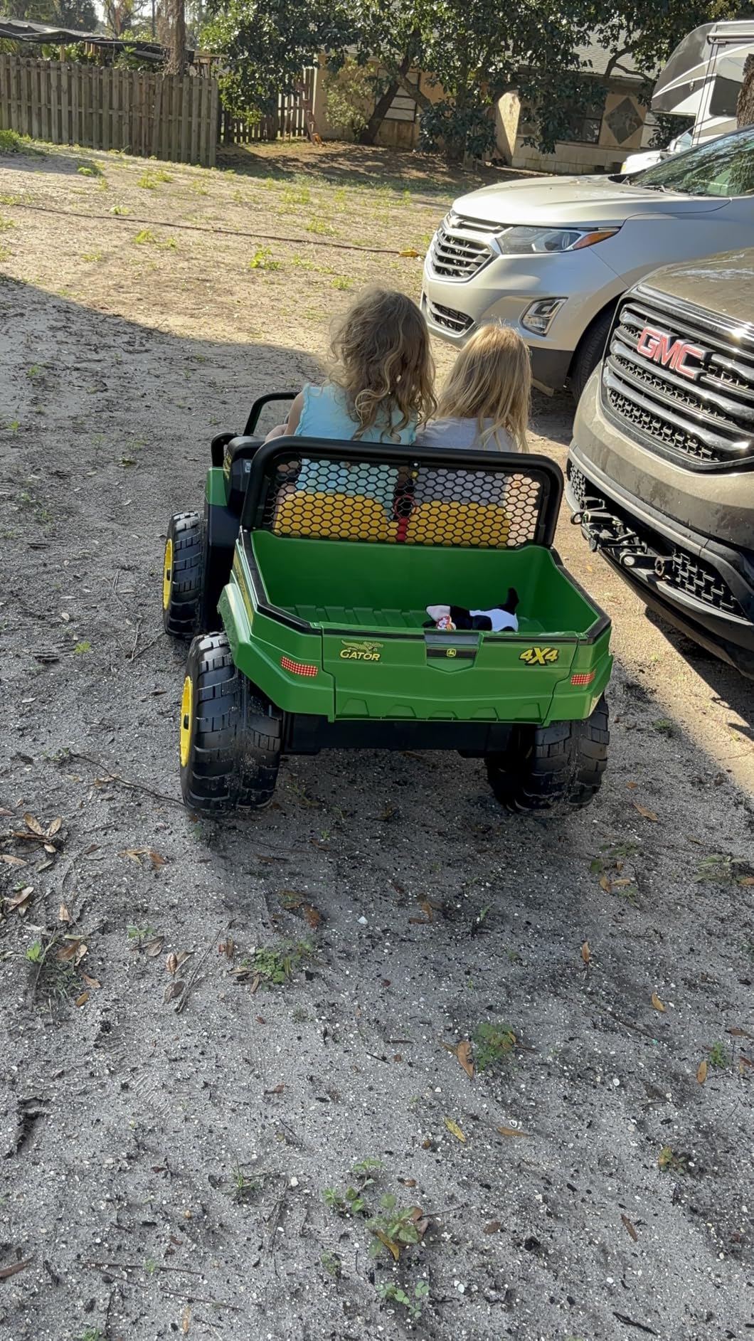 Peg Perego John Deere Gator XUV Extra-Large 12 Volt Ride-on, Durable Design for Kids 3-8, Green customer photo 1