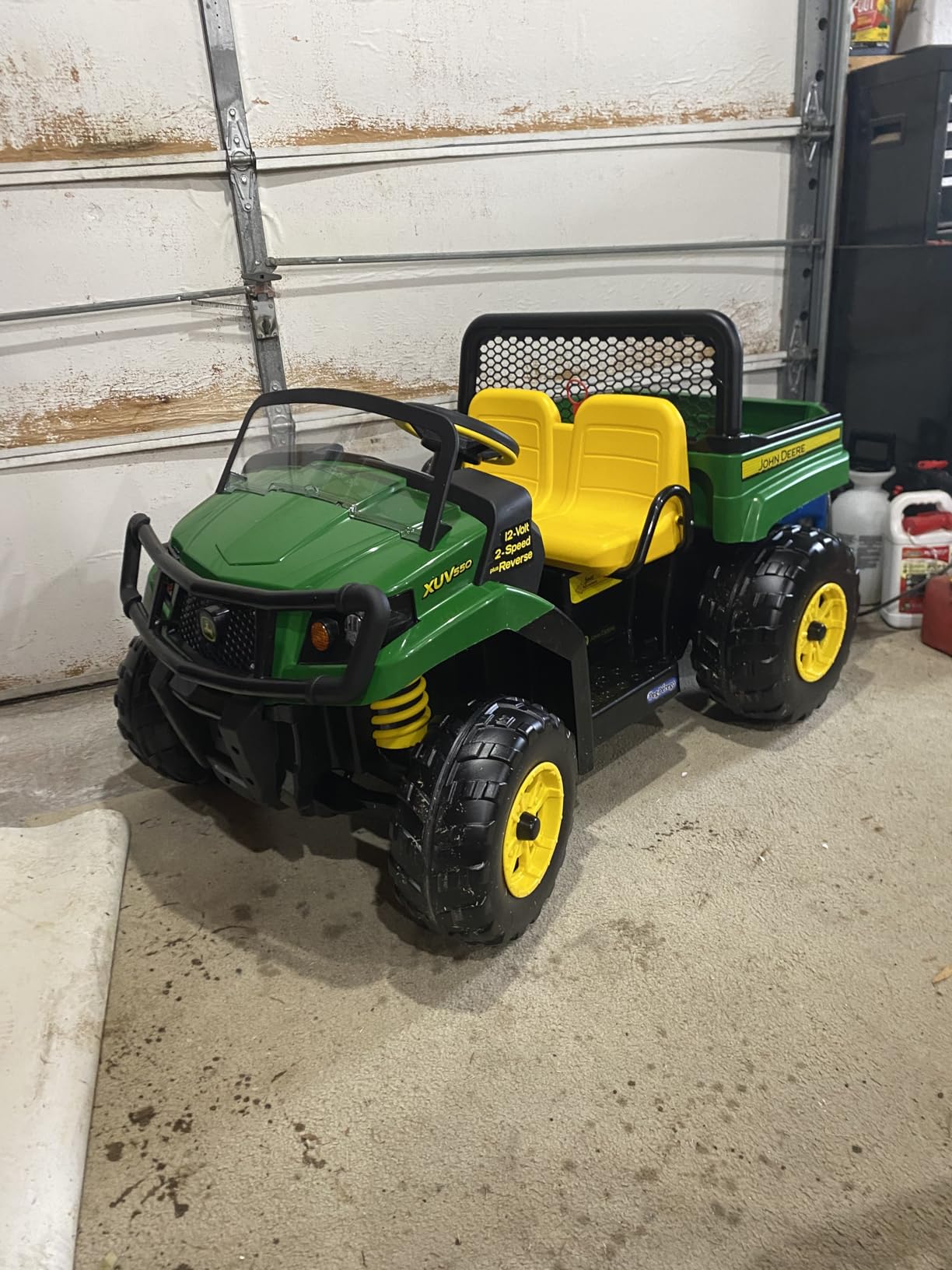 Peg Perego John Deere Gator XUV Extra-Large 12 Volt Ride-on, Durable Design for Kids 3-8, Green customer photo 2