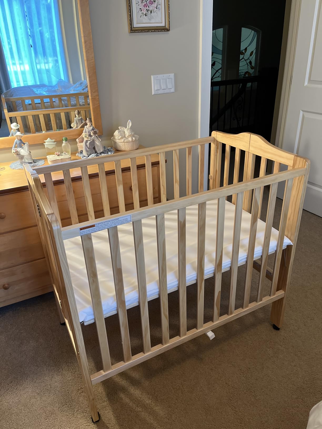 Delta Children Folding Portable Mini Baby Crib with 1.5-inch Mattress - Greenguard Gold Certified, Natural customer photo 2