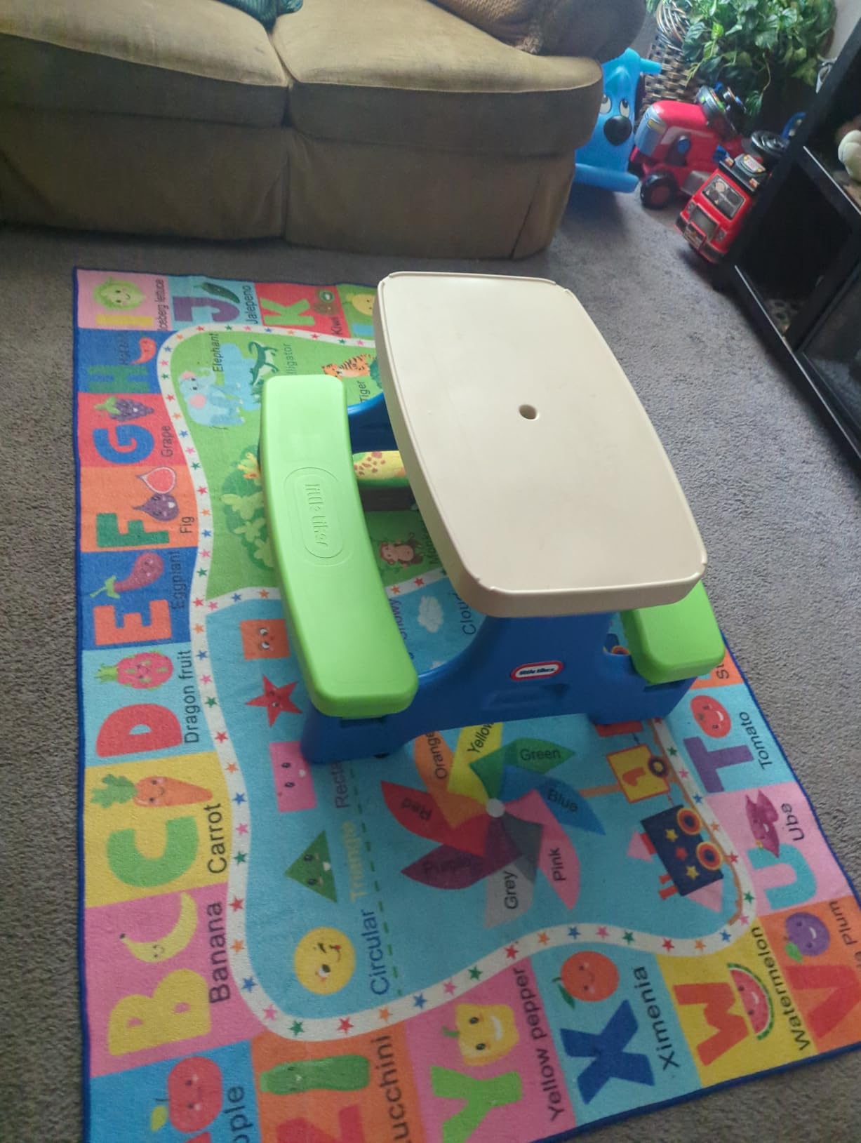 Little Tikes Easy Store Jr. Play Table (Amazon Exclusive), Ages 18 Months to 5 Years customer photo 1