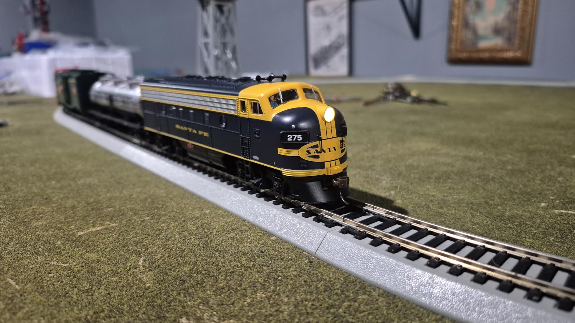Bachmann Trains - Thunder Chief DCC Sound Value Ready To Run Electric Train Set - HO Scale customer photo 1