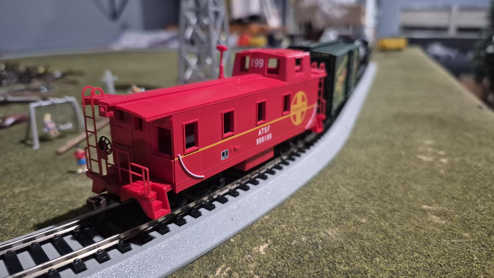 Bachmann Trains - Thunder Chief DCC Sound Value Ready To Run Electric Train Set - HO Scale customer photo 2