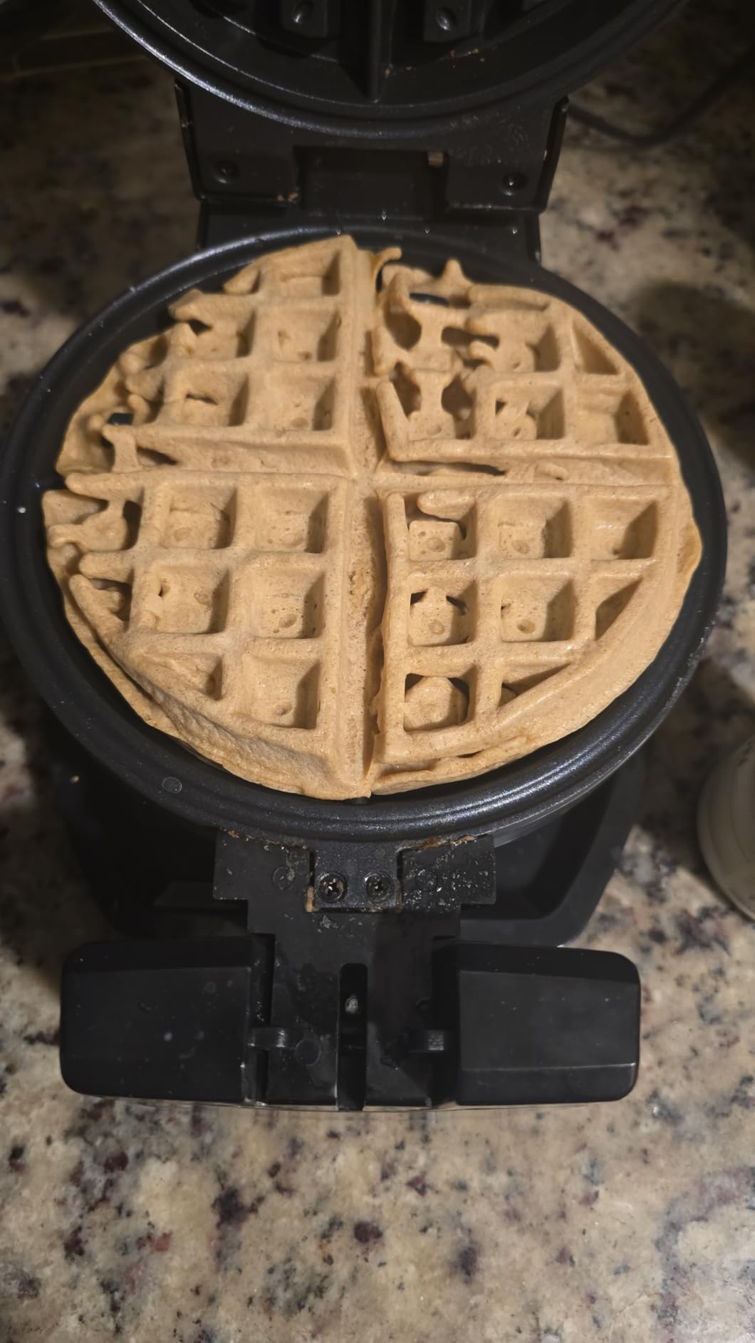 bella Classic Rotating Belgian Waffle Maker with Nonstick Plates, Removable Drip Tray, Adjustable Browning Control and Cool Touch Handles, Stainless Steel customer photo 1