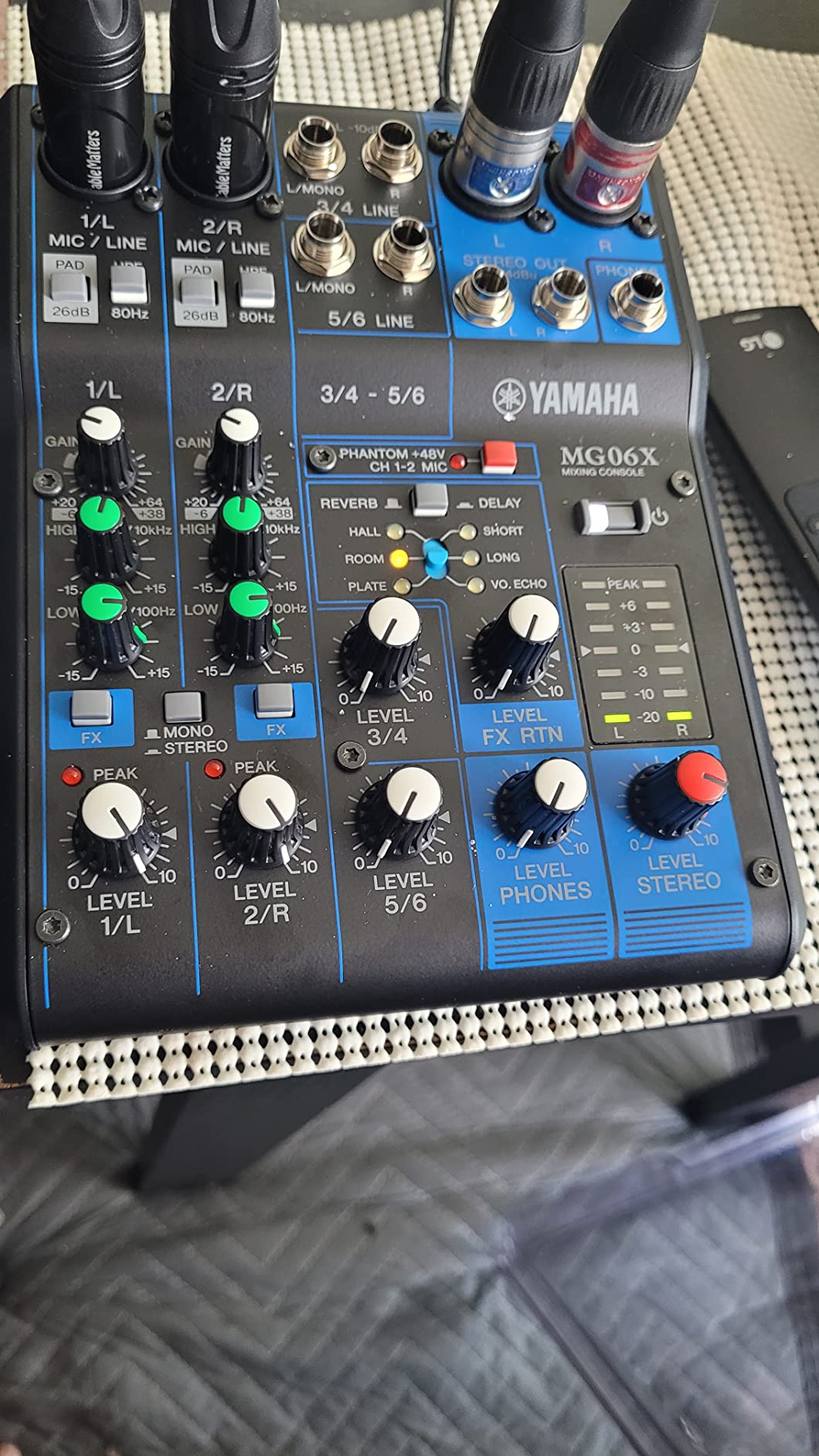 YAMAHA MG06X 6-Input Compact Stereo Mixer with Effects customer photo 2