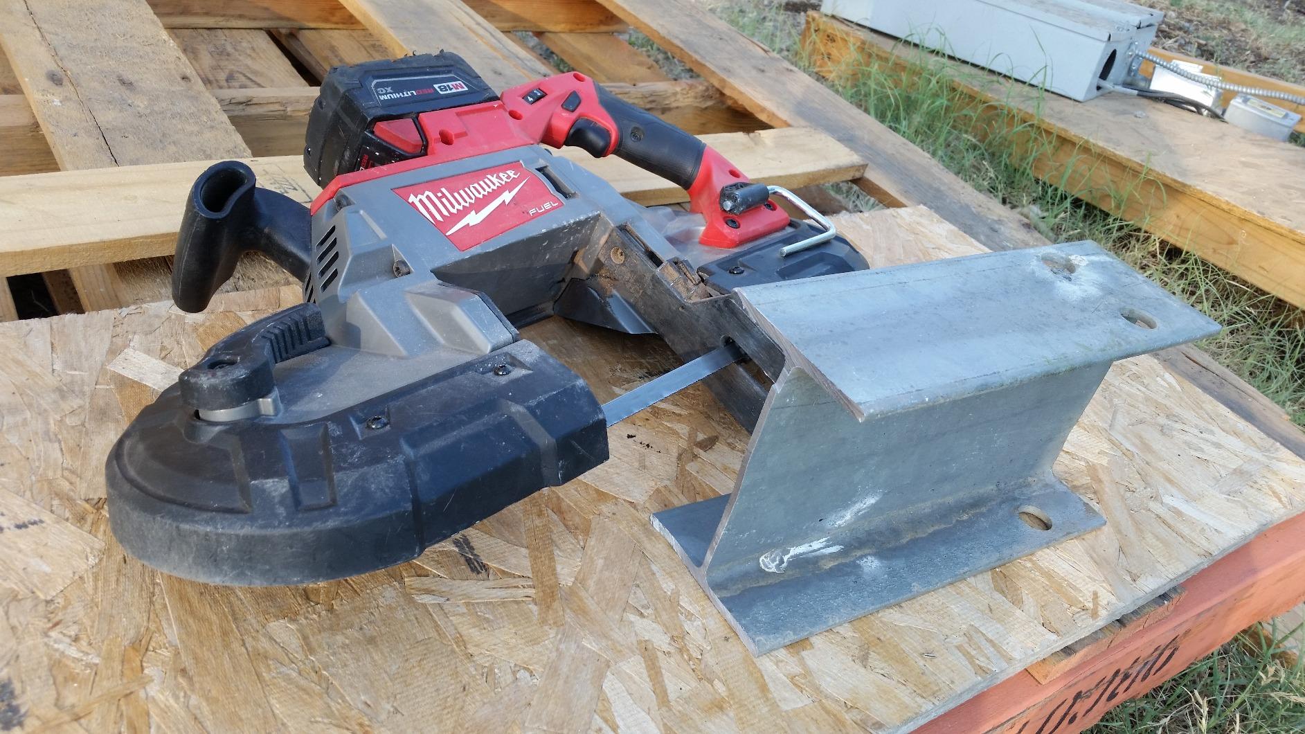 Milwaukee's 2729-20 M18 Fuel Deep Cut Band Saw Tool Only customer photo 2