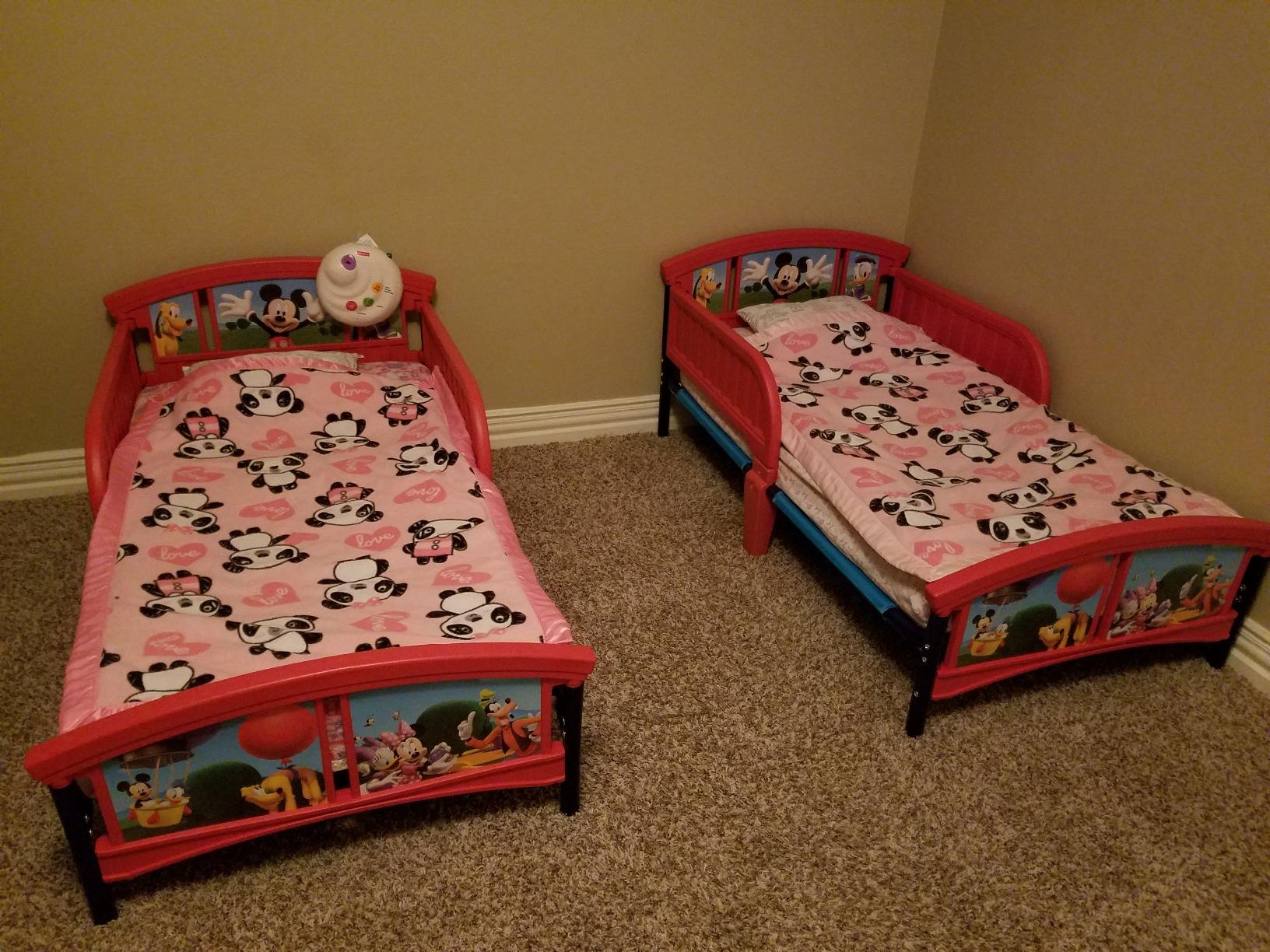 Delta Children Plastic Toddler Bed, Disney Mickey Mouse customer photo 2