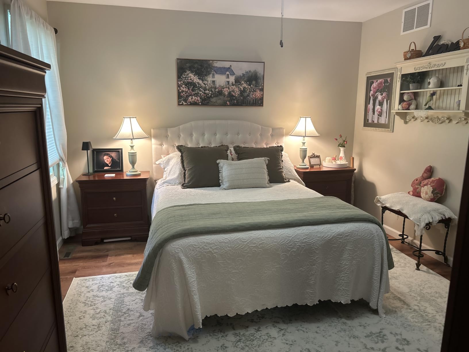 SAFAVIEH Area Rug 8x10 - Adirondack Collection - Large - Ivory & Silver, Distressed Vintage Floral Design, Non-Shedding & Easy to Clean, Ideal for Living Room, Bedroom, Dining Space (ADR109C) customer photo 2
