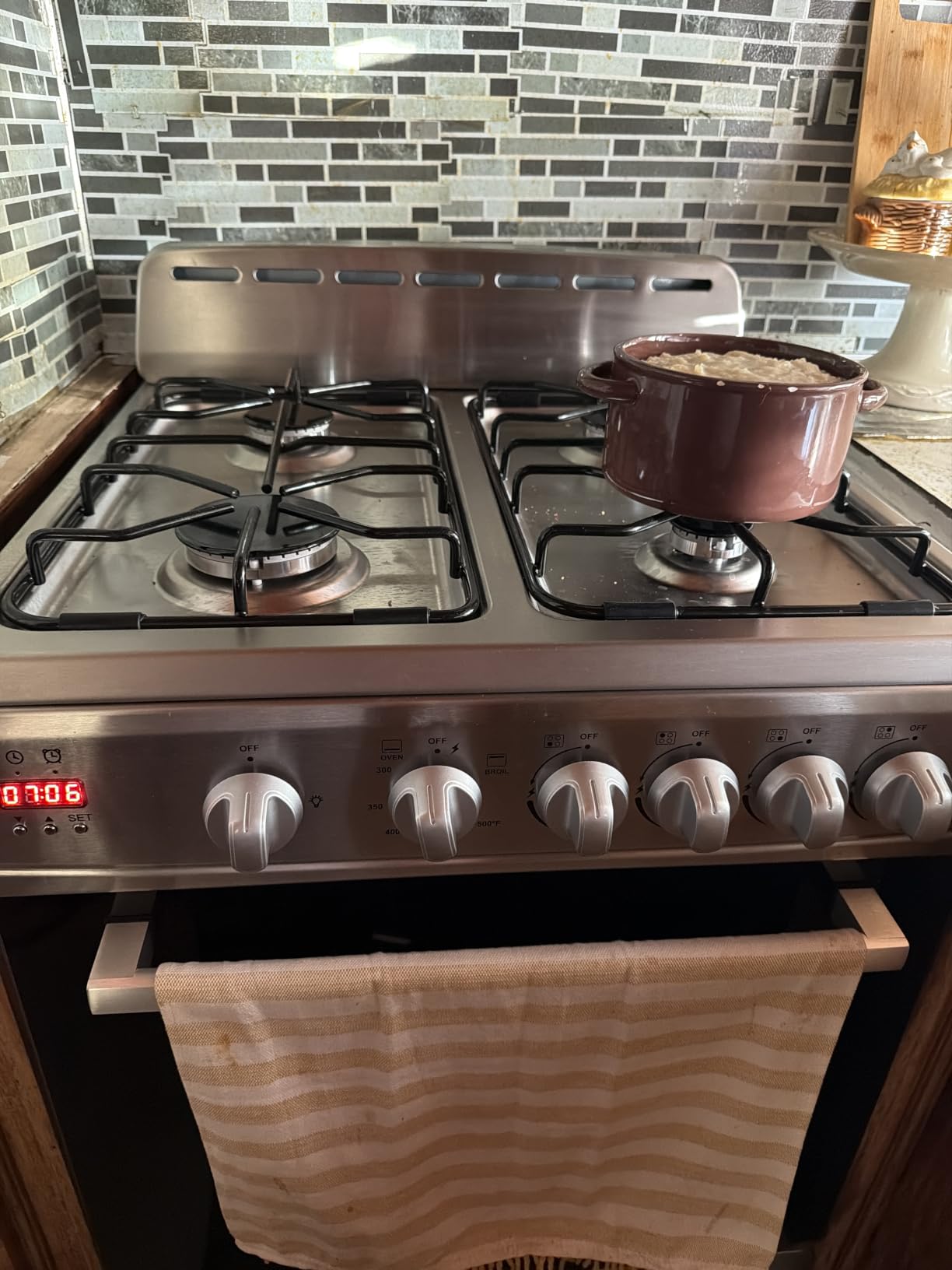 Compact Gas Range Oven 24-Inch with 4 Sealed Burners Automatic Electronic Ignition Large 2.6 cu.ft. Oven Storage Drawer Glass Door and Oven Light, in Stainless Steel customer photo 1