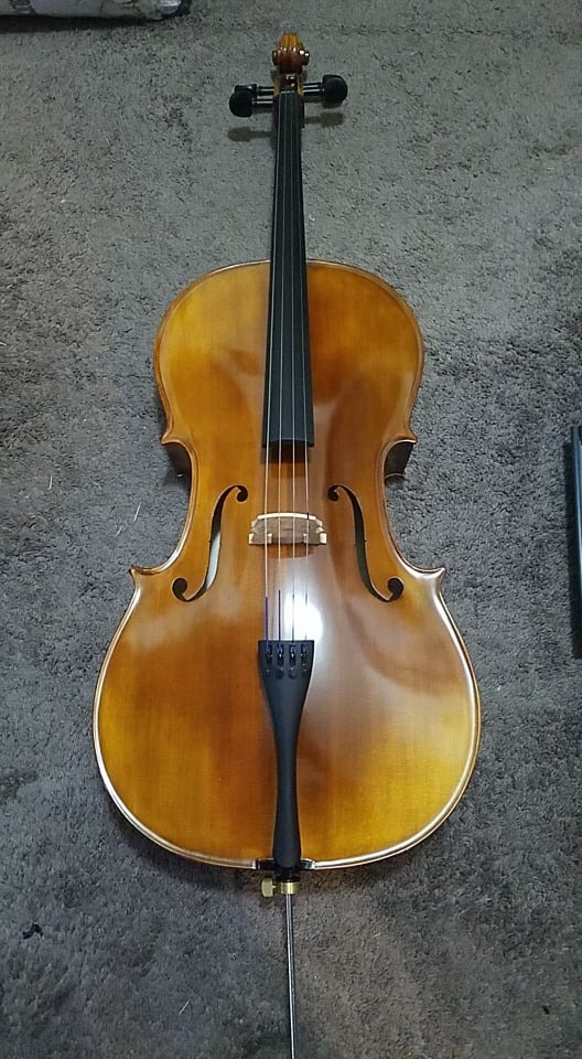 Cremona SC-500 Premier Artist Cello Outfit - 4/4 Size - Hand-Carved Spruce & Maple, Flamed Maple Back, Aubert Bridge, Anton Breton Strings, Brazilwood Bow, Padded Bag customer photo 2