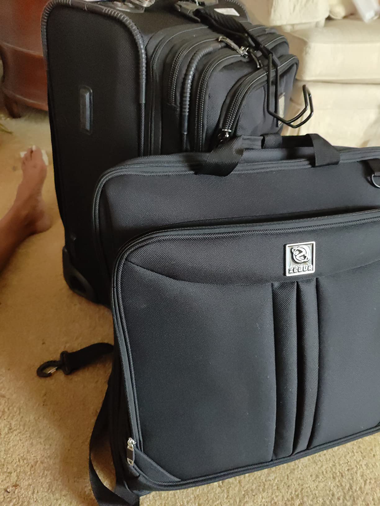ZEGUR Premium Suit Garment Bag Carry On - Hangs 4 Suits - Travel & Business with Shoulder Strap and Laptop Compartment customer photo 2