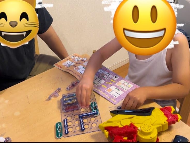 Snap Circuits Beginner Electronics Exploration Kit, Stem Kit for Ages 5-9 (SCB-20) customer photo 2