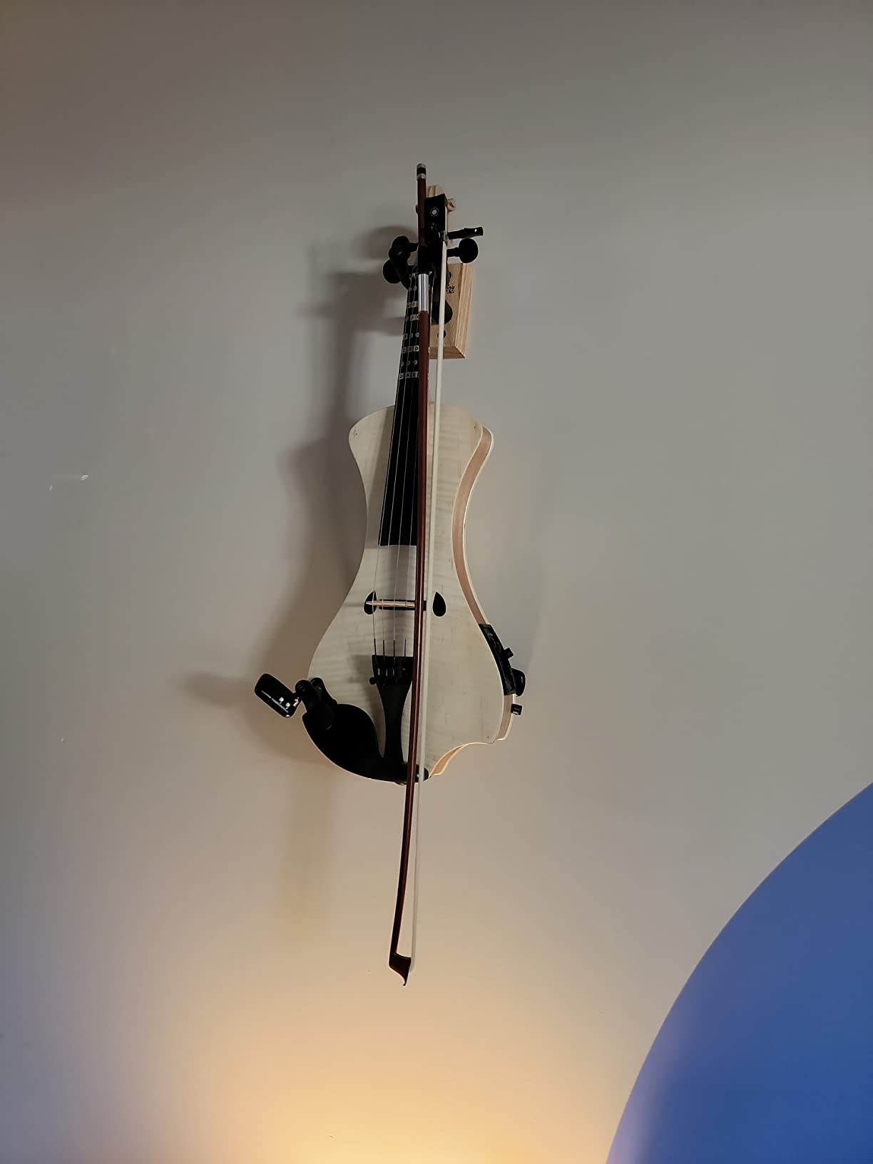 Electric Violin Bunnel NEXT (clear) Outfit 4/4 Full Size (HONEY) - with Carrying Case and Accessories - Mini Amp - Headphones - Piezo Ceramic Pick-Up - from Kennedy Violins customer photo 1