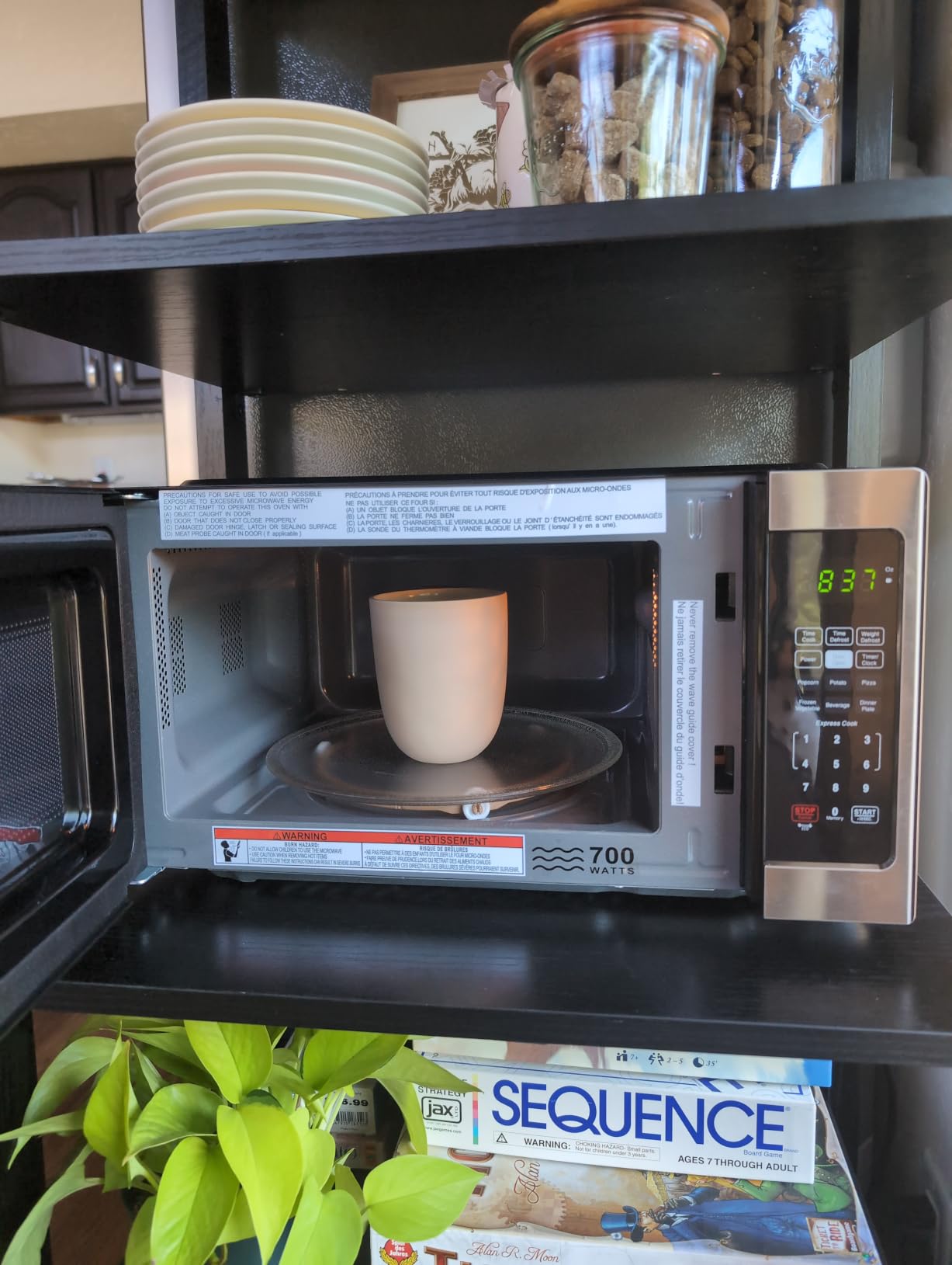 Farberware 1.1 Cu. Ft. Countertop Microwave Oven - 1000 Watts Power, Auto Cook Settings, Defrost, Easy Clean and Child Safety Lock - Stainless customer photo 1
