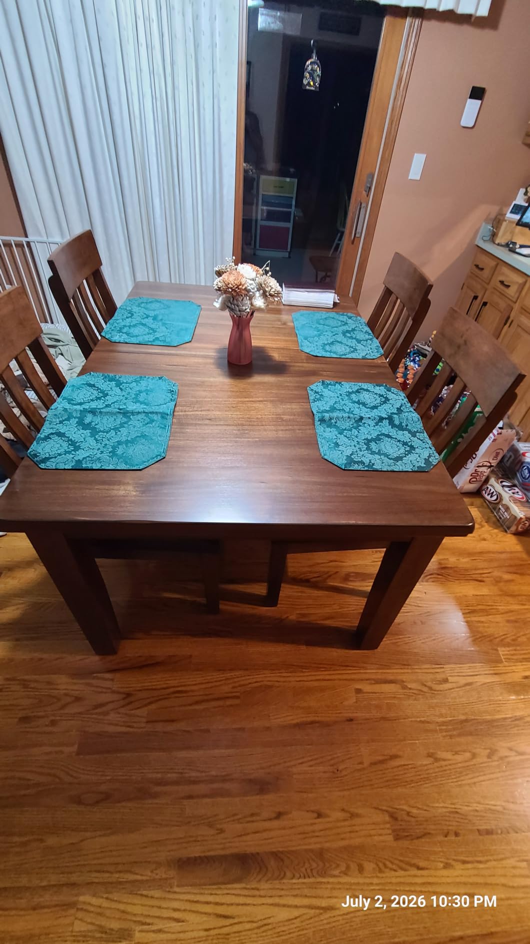 Signature Design by Ashley Ralene Extendable Dining Table, With Butterfly Leaf Seats 6-8, Wood Dining Room Table for Family Meals, Burnished Brown 42 x 60-78 Inch customer photo 1