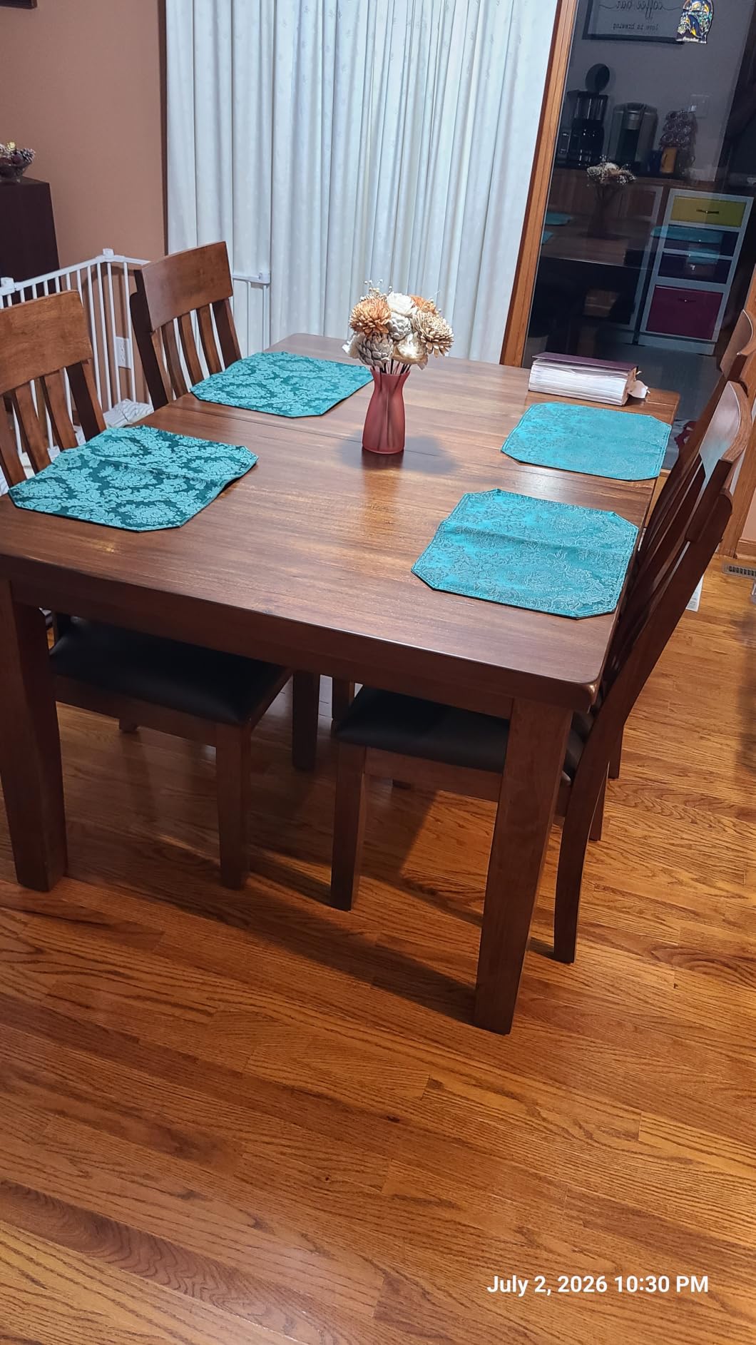 Signature Design by Ashley Ralene Extendable Dining Table, With Butterfly Leaf Seats 6-8, Wood Dining Room Table for Family Meals, Burnished Brown 42 x 60-78 Inch customer photo 2