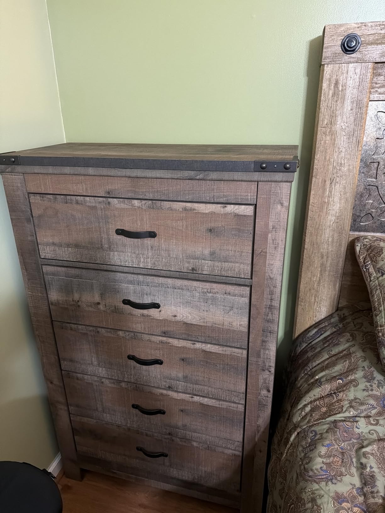 Signature Design by Ashley Juararo Rustic 5 Drawer Chest of Drawers, Aged Dark Brown customer photo 1