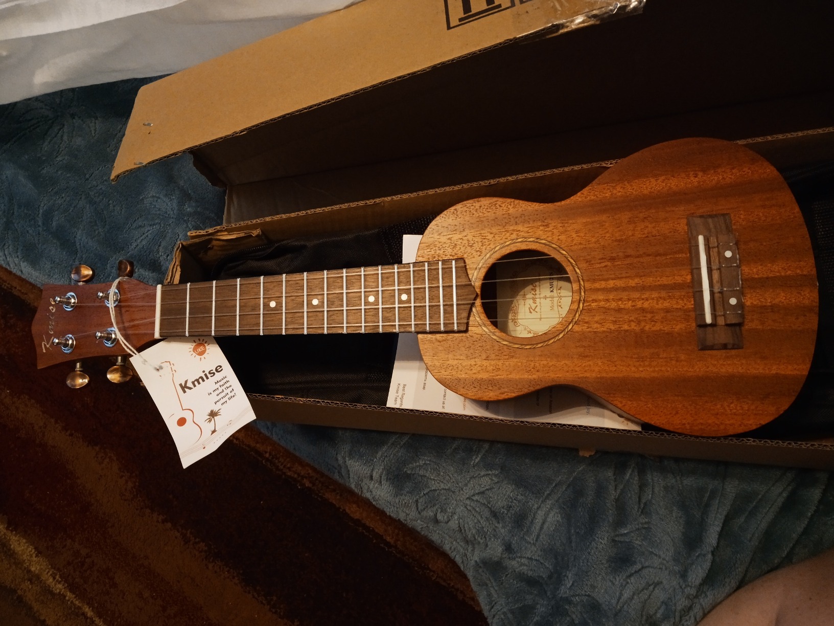 Kmise Concert Ukulele Uke Acoustic Hawaiian Guitar 23 Inch 18 Frets Mahagany With Ukelele Bag and Tuner customer photo 2