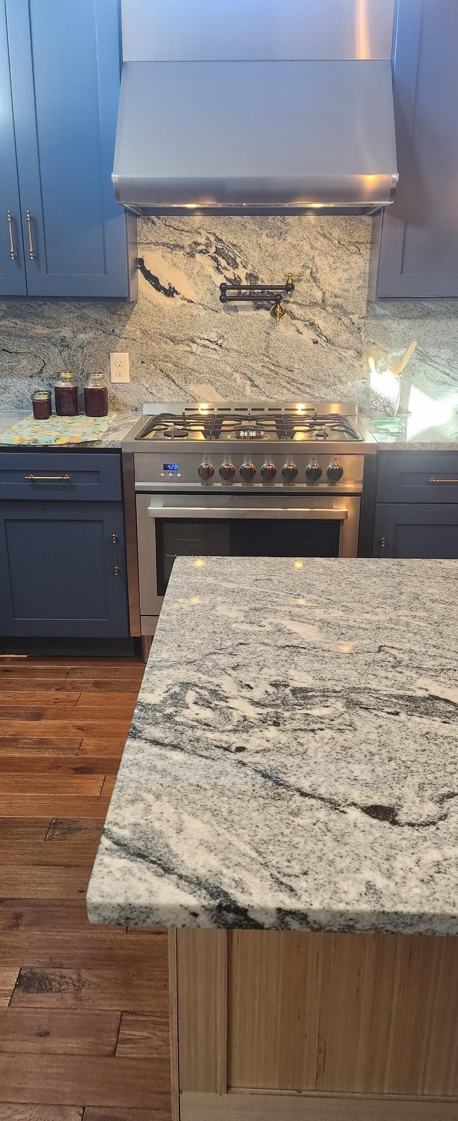 36 in. Stellar Coll 4.4 cu ft 5 Burner Dual Fuel Range, Stainless Steel | Cosmo F965 Sealed Burners, 8 Function Oven, Turbo True European Convection, Liquid Propane Convertible, Interior Lighting customer photo 1