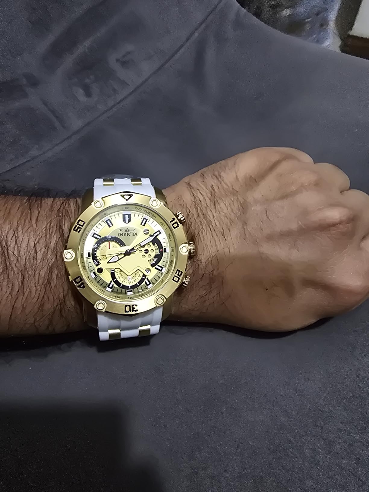 Invicta Men Pro Diver Scuba Quartz Watch, White, 23422 customer photo 2