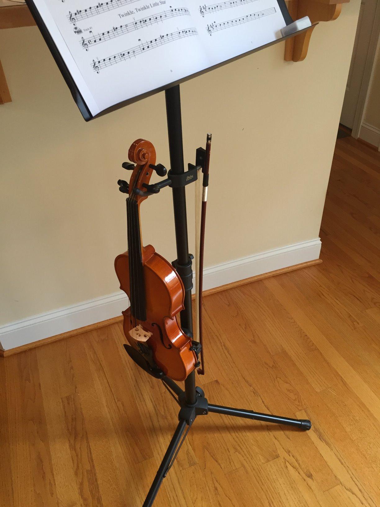 Mendini by Cecilio Violin 4/4 Full Size Set For Beginners - Hand Carved Acoustic Violins Set - Fiddle Solidwood Kit with Hard Case, Two Bows, Tuner, Rosin, Shoulder Rest, Extra Strings, Lesson Book customer photo 2