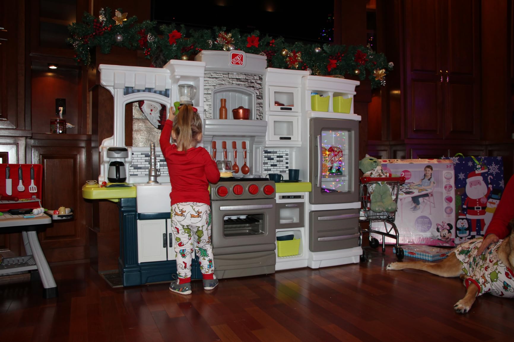 Step2 Elegant Edge Kids Kitchen Playset, Indoor/Outdoor Kitchenette, Interactive Play with Lights and Sounds, Made of Durable Plastic, Includes 78 Piece Toy Accessories, For Toddlers 3+ Years Old customer photo 1
