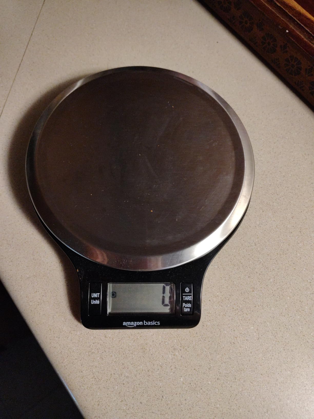 Amazon Basics Digital Kitchen Scale with LCD Display, Tare Function, Multiple Units, Weighs up to 11 Pounds customer photo 1