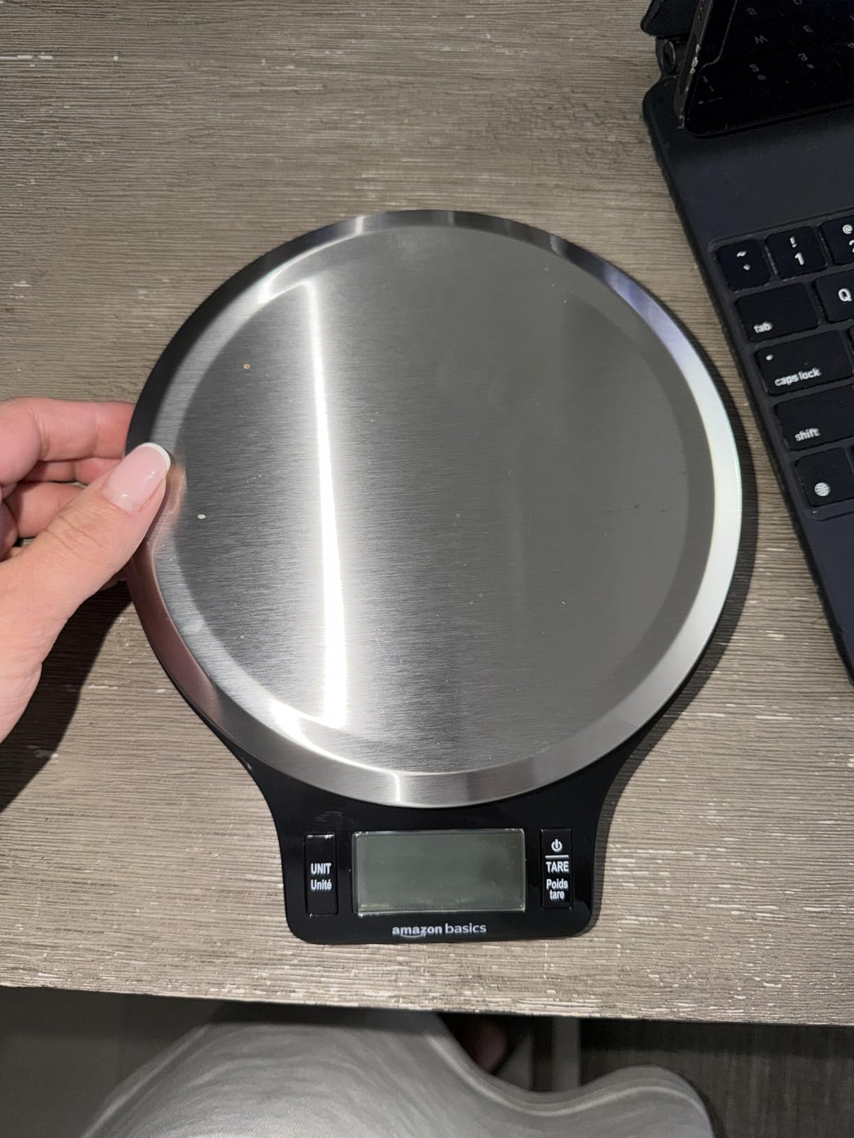 Amazon Basics Digital Kitchen Scale with LCD Display, Tare Function, Multiple Units, Weighs up to 11 Pounds customer photo 2