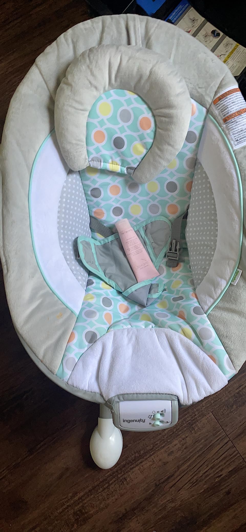 Ingenuity Soothing Baby Bouncer Infant Seat with Vibrations, Toy Bar & Sounds, 0-6 Months Up to 20 lbs (Morrison) customer photo 1