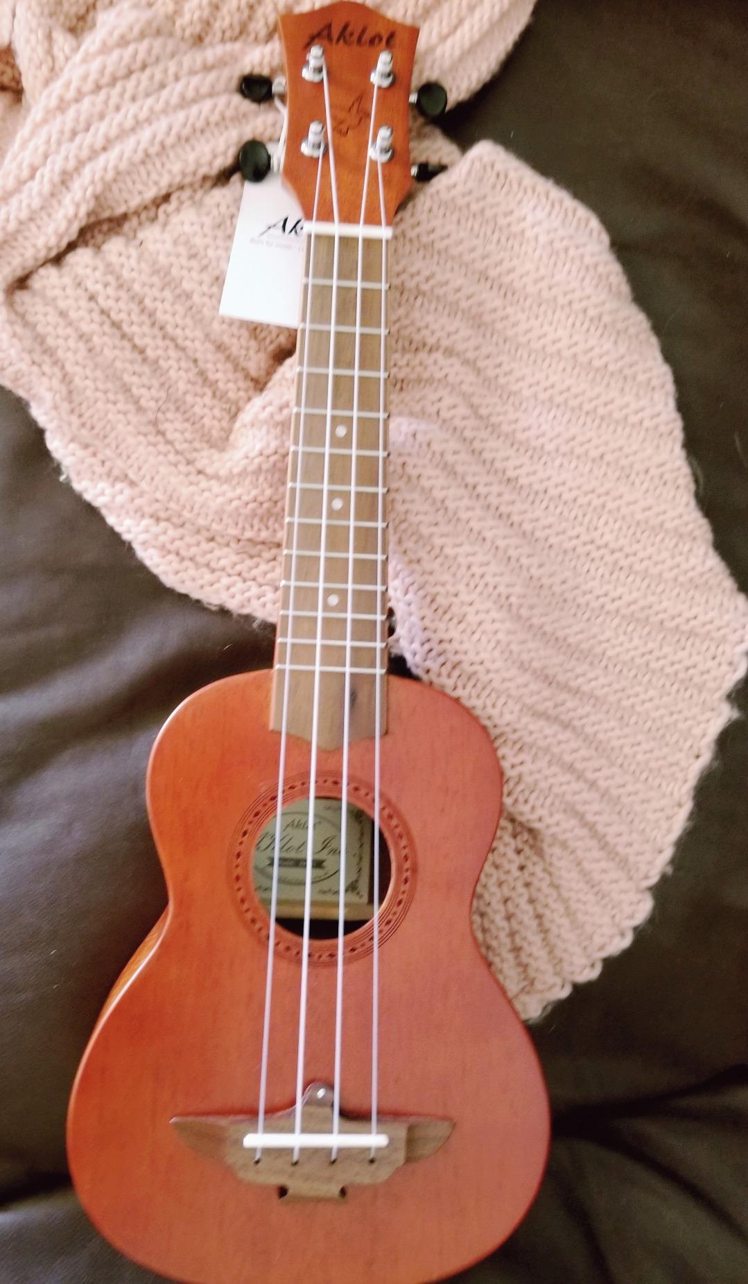 Ukulele, AKLOT Soprano Ukelele Solid Mahogany 21 inch for Professional Beginners Adults Kit with Free Online Lesson and Uke Accessories customer photo 1