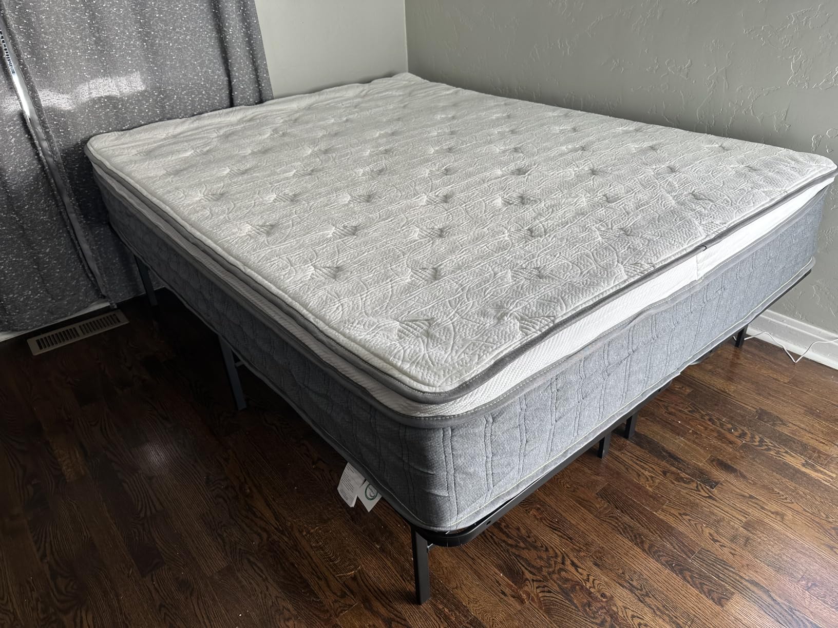 Amazon Basics Bed Frame with Storage, Foldable Metal Platform, Sturdy Steel, No Box Spring Needed, 14-inch High, Tool-Free Setup, Noise Free, Easy Assembly, Queen Size, Black customer photo 2