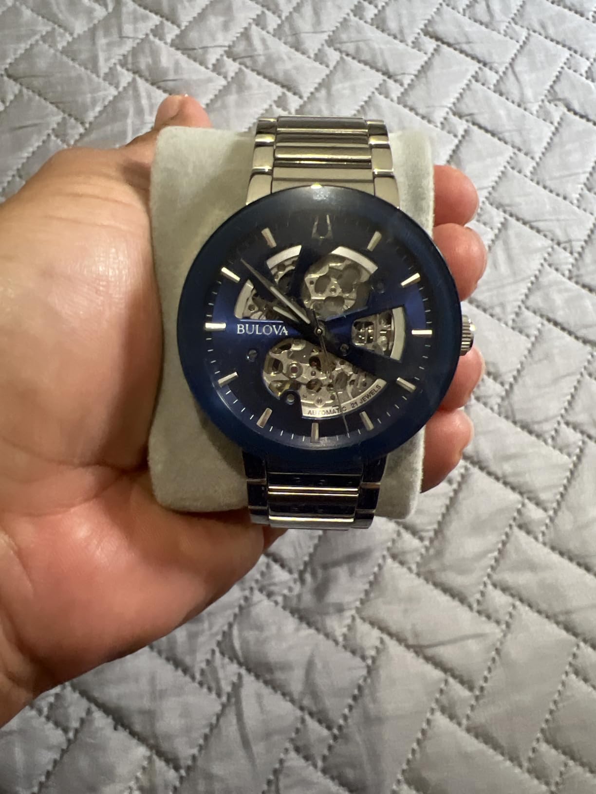Bulova Men's Modern 3-Hand Automatic Watch, Open Aperture Dial and Edge to Edge Crystal customer photo 2