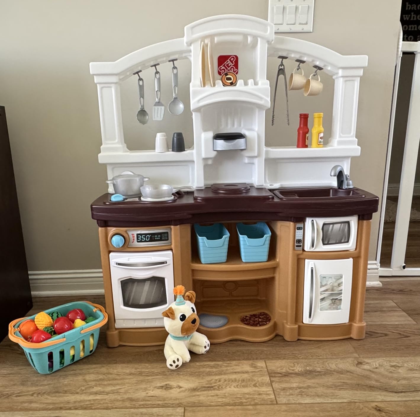 Step2 Fun with Friends Kids Kitchen Playset, Indoor/Outdoor Kitchenette, Interactive Play with Lights and Sounds, Durable Plastic, Includes 25 Piece Toy Accessories, Toddlers 2+ Years Old, Pink customer photo 2