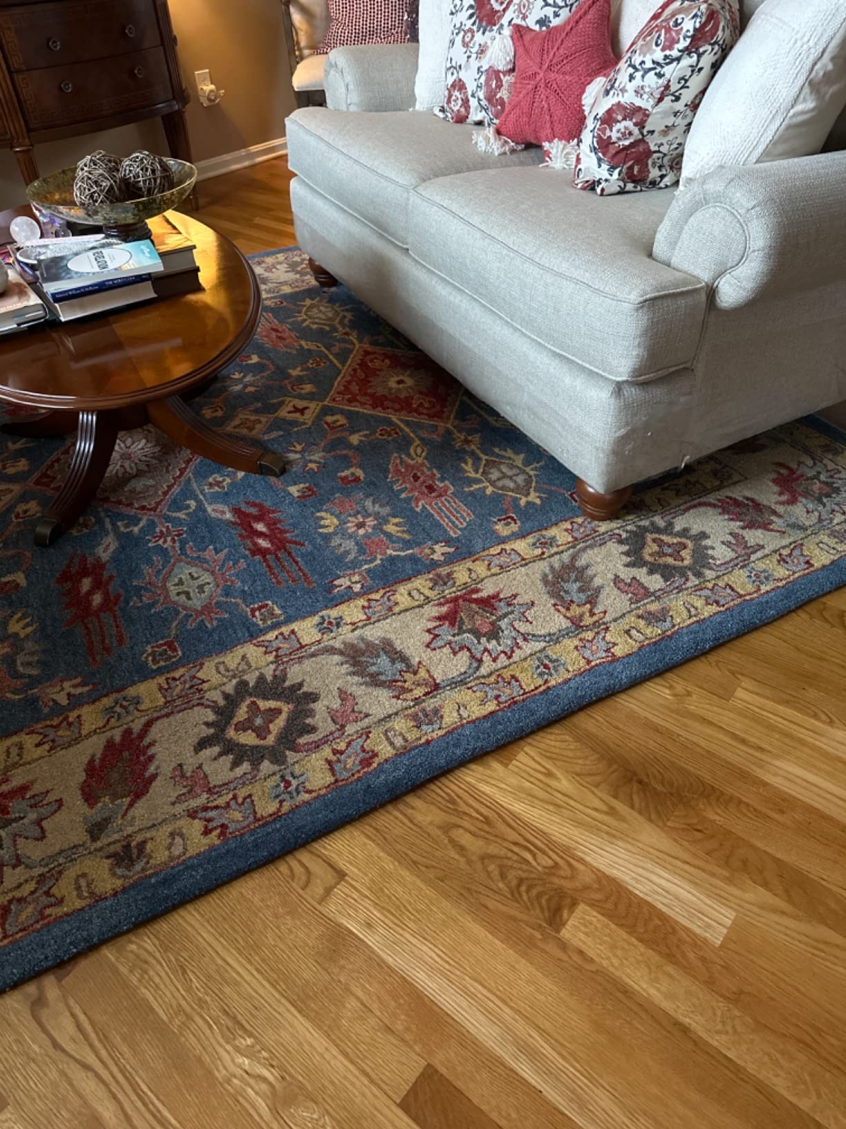 SAFAVIEH Antiquity Collection Area Rug - 6' x 9', Blue & Red, Handmade Traditional Oriental Wool, Ideal for High Traffic Areas in Living Room, Bedroom (AT506M) customer photo 2