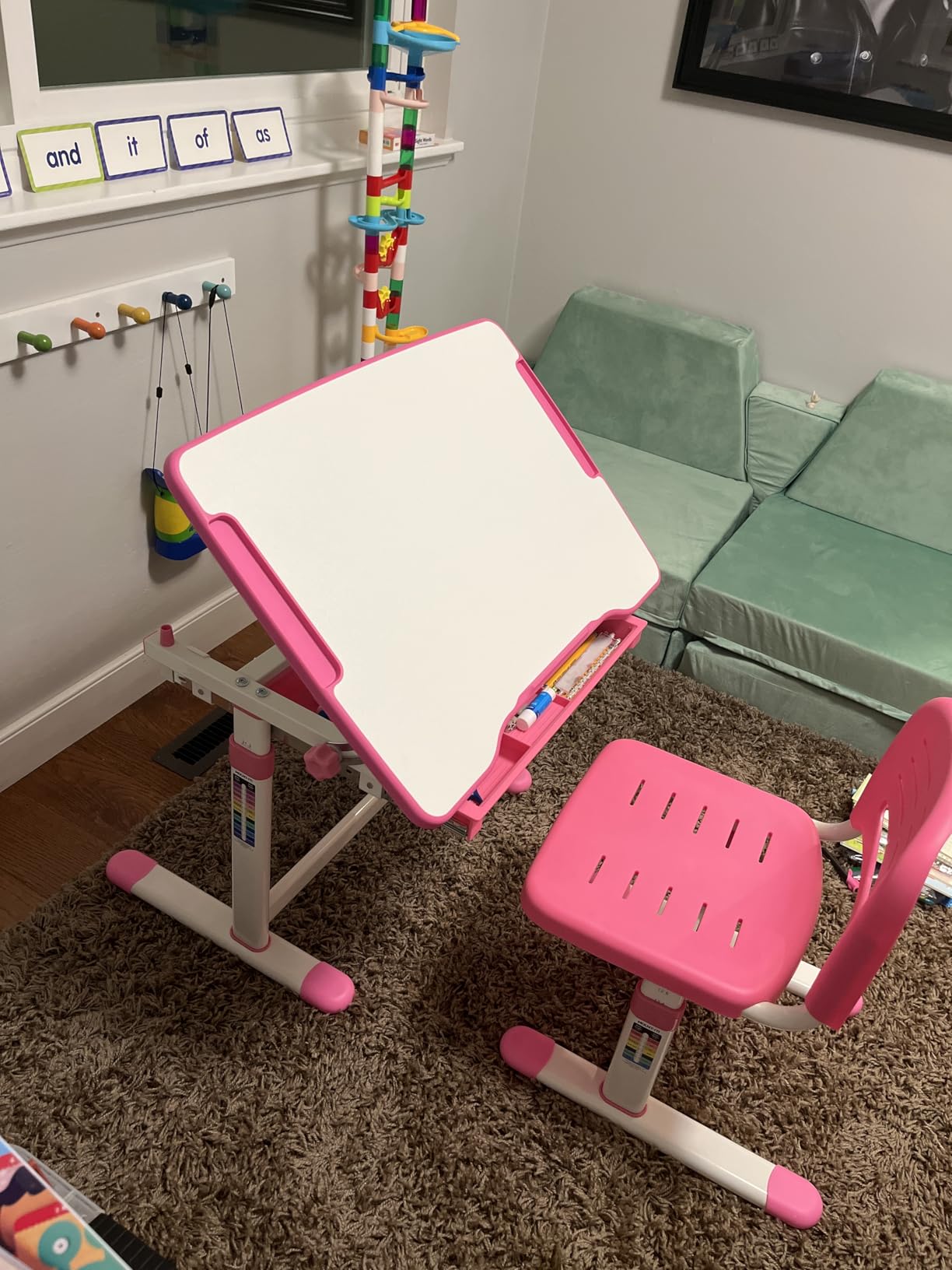 Mount-It! Kids Desk and Chair Set Height Adjustable up to 30