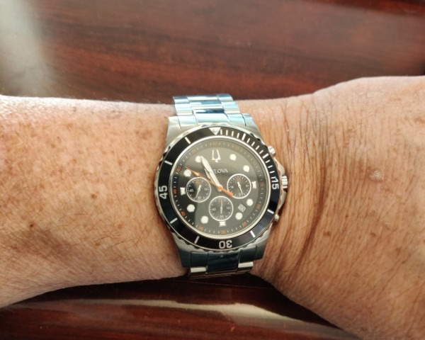 Bulova Men's Classic Sport 6-Hand Chronograph Quartz Watch, Calendar Date, Luminous Hands and Markers, 100M Water Resistant, 44mm Style: 98B326 customer photo 1