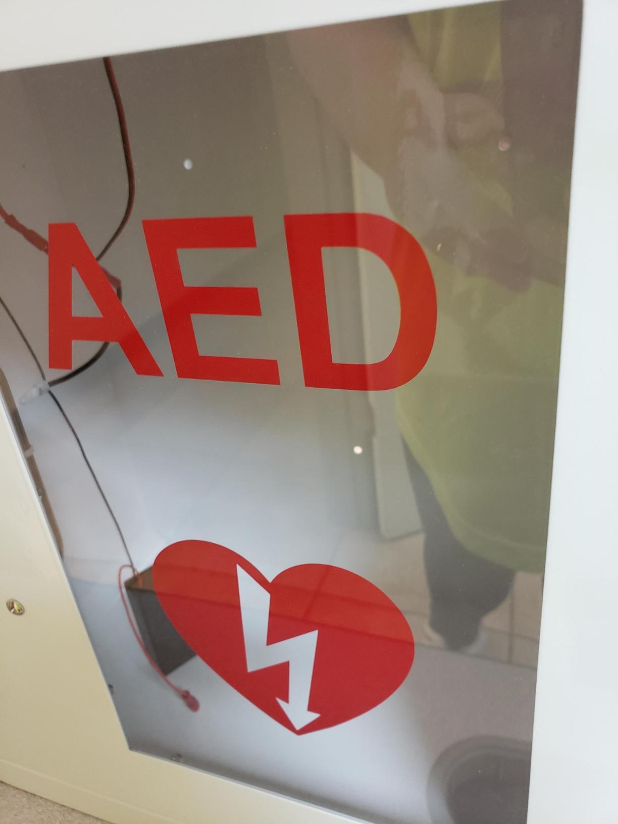 AED Defibrillator Wall Mounted Cabinet, Metal Steel Plate Storage Cabinet with Alarm and Light, fits All Brands Cardiac Science customer photo 2