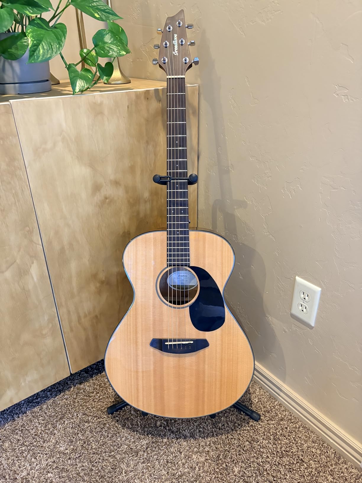 GLEAM Guitar Stand - Adjustable Fit Electric, Classical Guitars and Bass, Load Capacity 20LB, Accessories, Folding Type Black (CG-4) customer photo 2