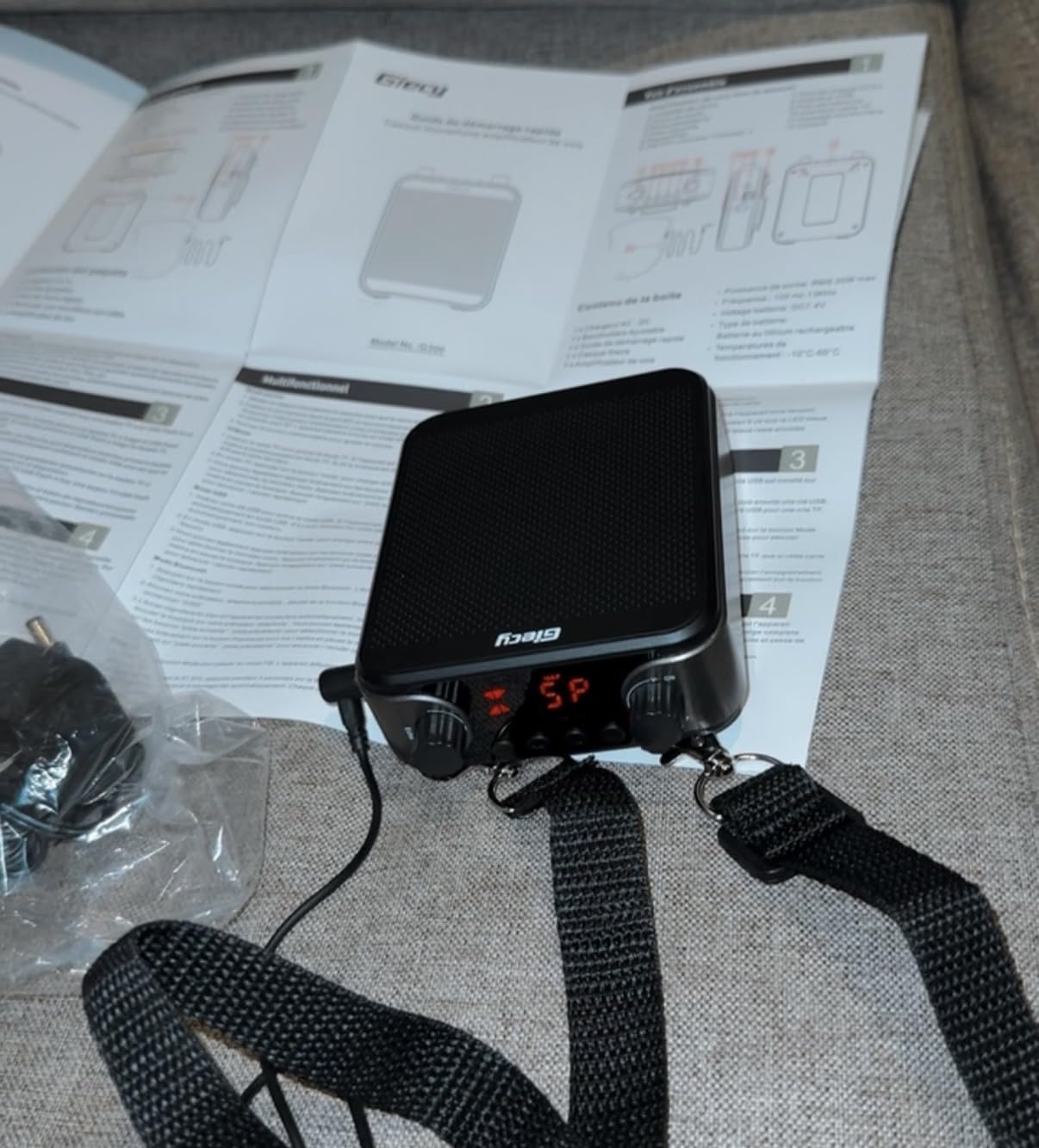Portable Voice Amplifier, 30W 2800mAh Bluetooth Rechargeable Personal Voice Amplifier with Microphone Headset, Pa Systems Speaker for Multiple Locations Classroom, Meetings and Outdoors customer photo 1