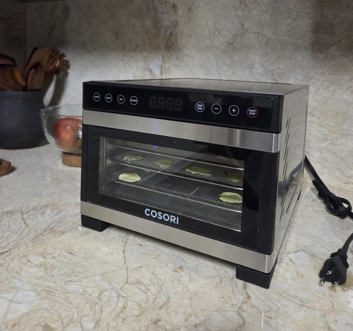 Cosori Food Dehydrator, Bigger Than 7 Trays with Large 6.5 ft² Drying Space, Stainless Steel Trays, 600W Faster Drying, 165°F Dehydrated Dryer for Jerky, Dog Treats, Herbs, Meat, Fruit, Yogurt, Silver customer photo 1