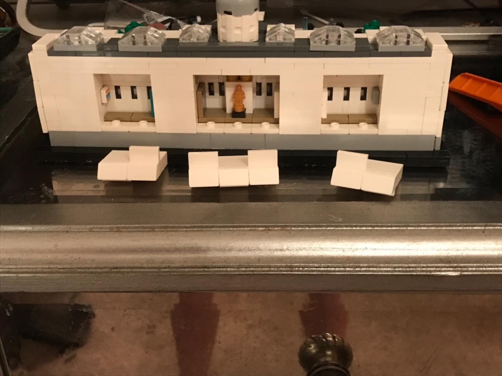 Architecture 21045 Trafalgar Square Building Kit (1197 Pieces) customer photo 1