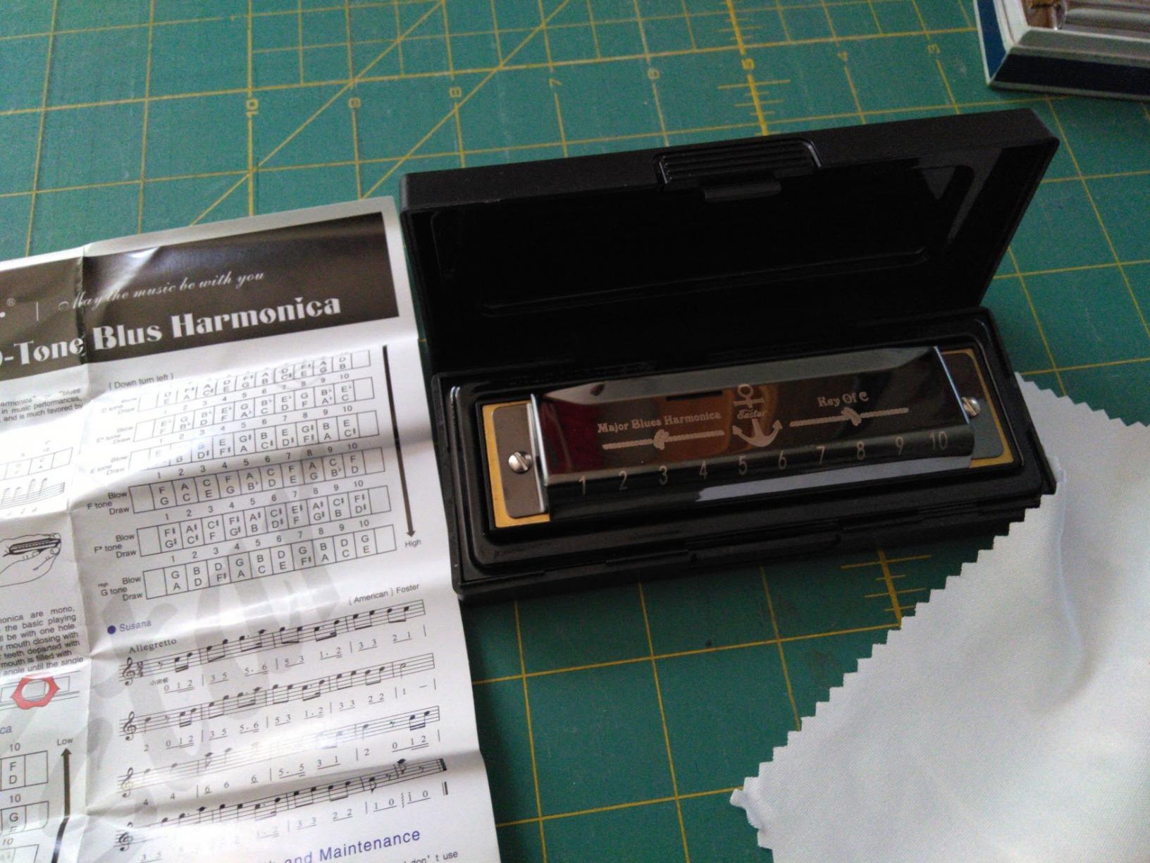 Eastar Major Blues Harmonica, 10 Holes C Key Beginner for Kids Children Adults Students, with Hard Case and Cloth, Black customer photo 1