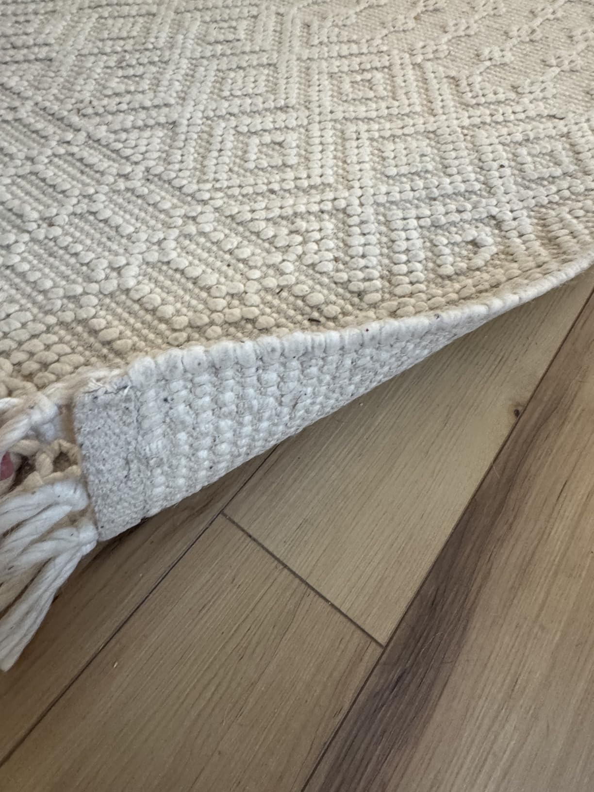 SAFAVIEH Area Rug 8x10 - Natura Collection - Large - Ivory, Handmade Wool, Moroccan Boho Fringe Design, Ideal for Living Room, Bedroom, Dining Space (NAT852B) customer photo 2