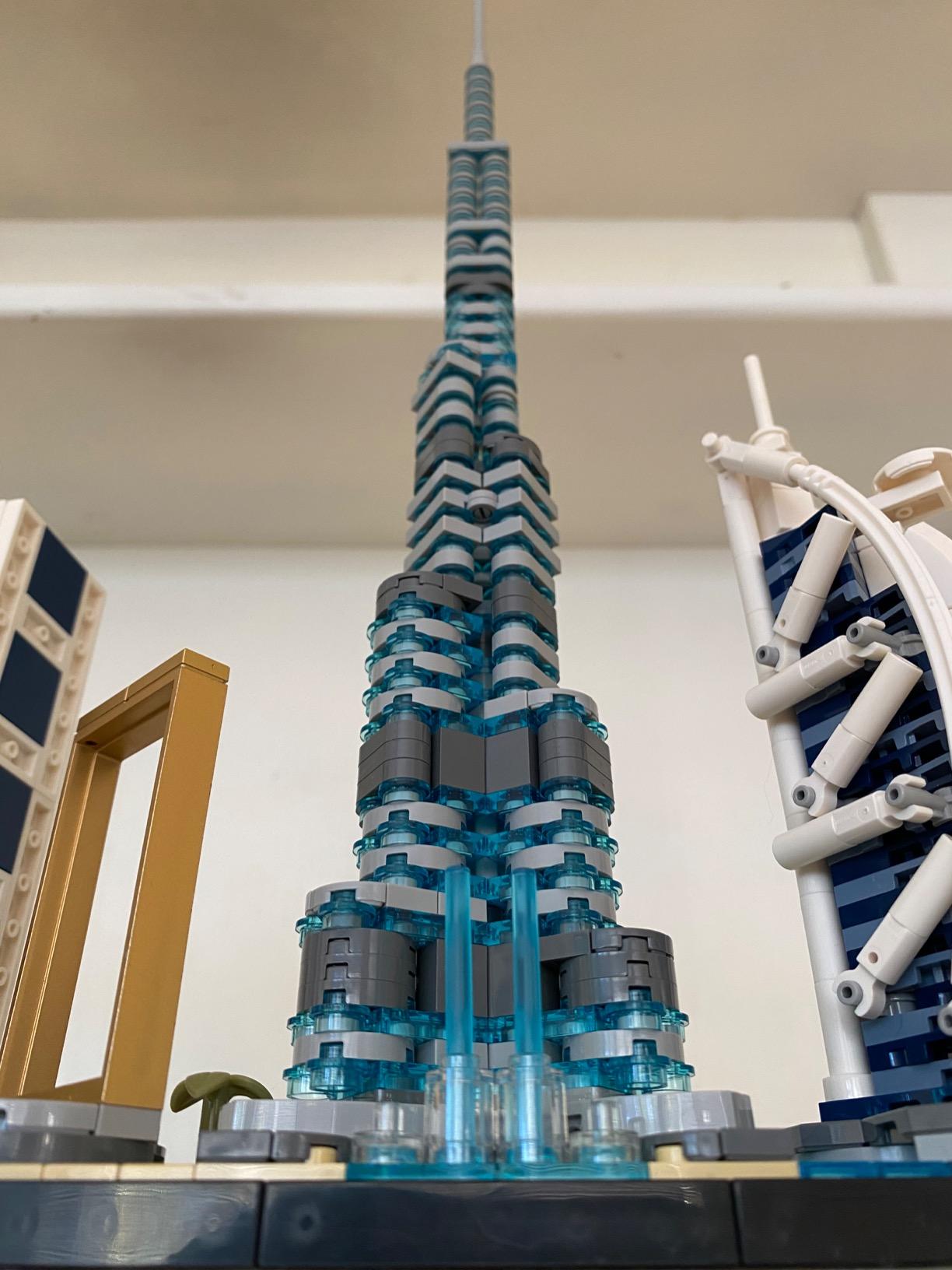Architecture Skylines: Dubai 21052 Building Kit, Collectible Architecture Building Set for Adults (740 Pieces) customer photo 2