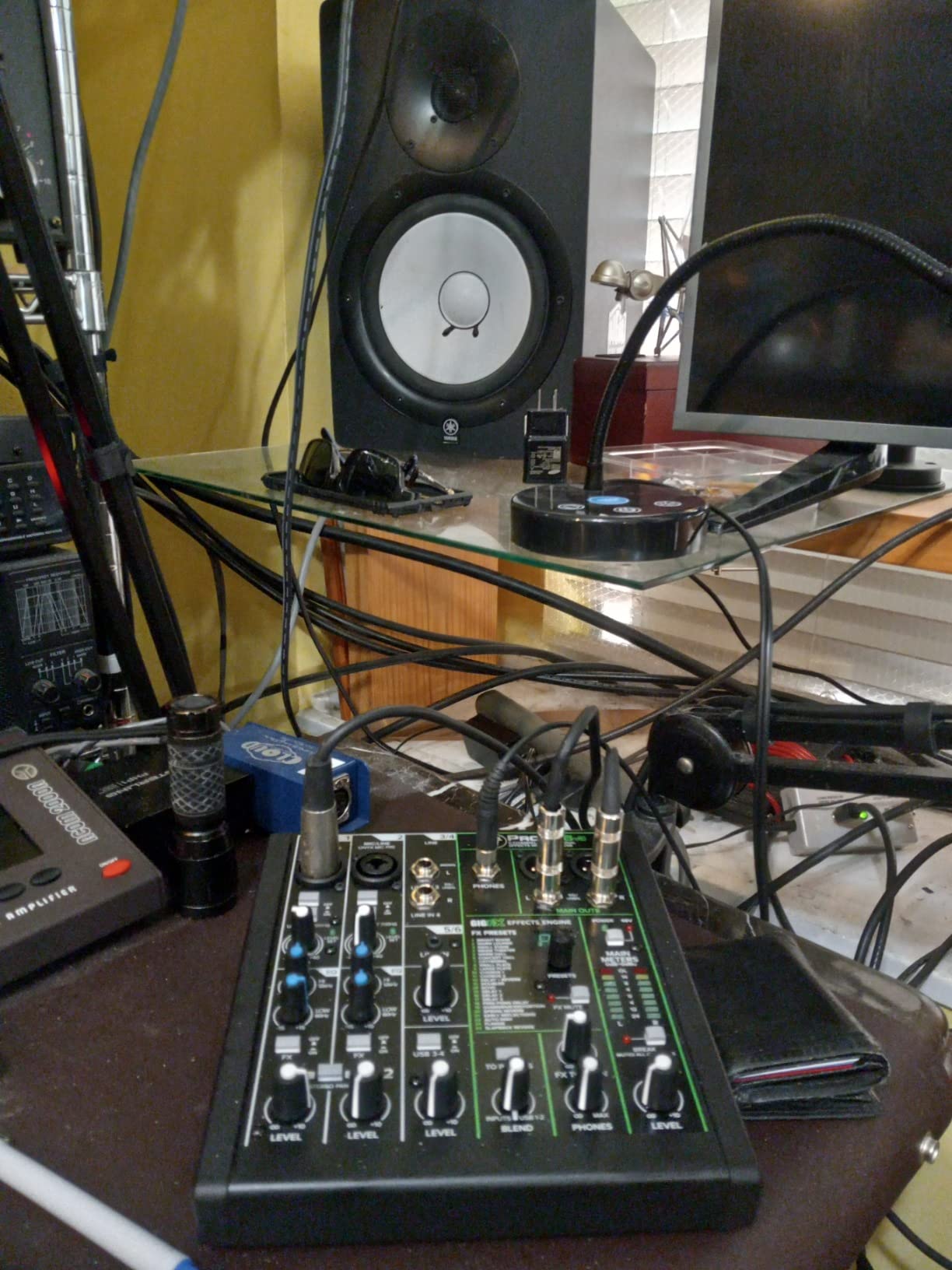 Mackie ProFX6v3 6-Channel Professional Analog Mixer with USB, Onyx Mic Preamps and GigFX Effects Engine customer photo 2