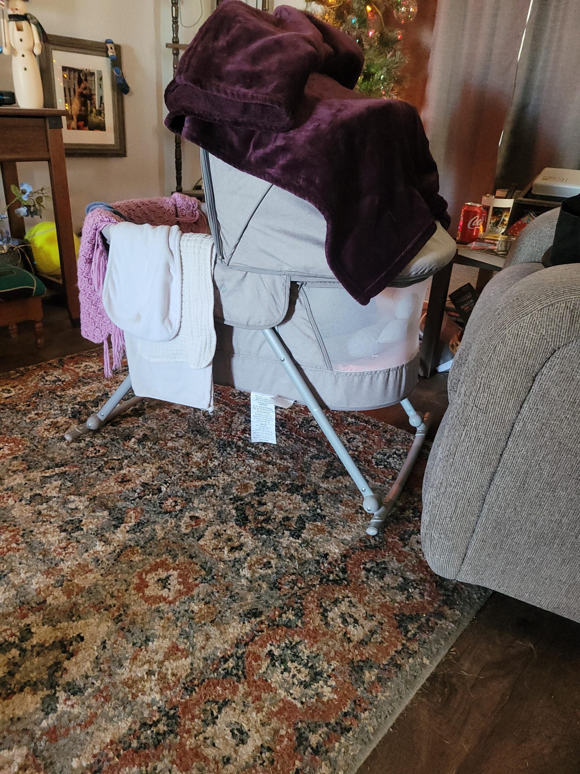 Safety 1st Nap and Go Rocking Bassinet, Star Gazer customer photo 1