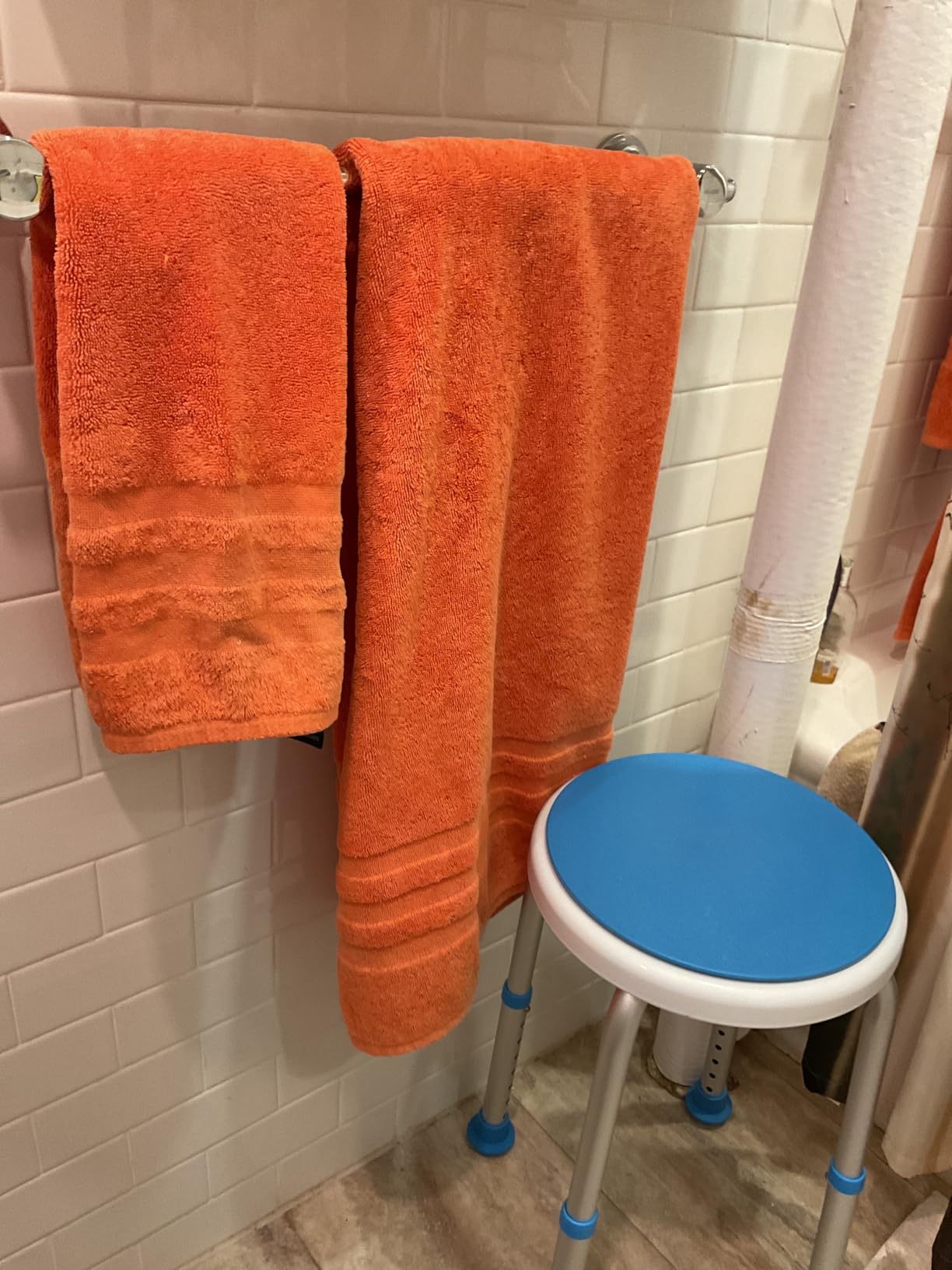 Vaunn Medical Tool-Free Assembly Adjustable Swivel Shower Stool Seat Bench with Anti-Slip Rubber Tips for Safety and Stability customer photo 1