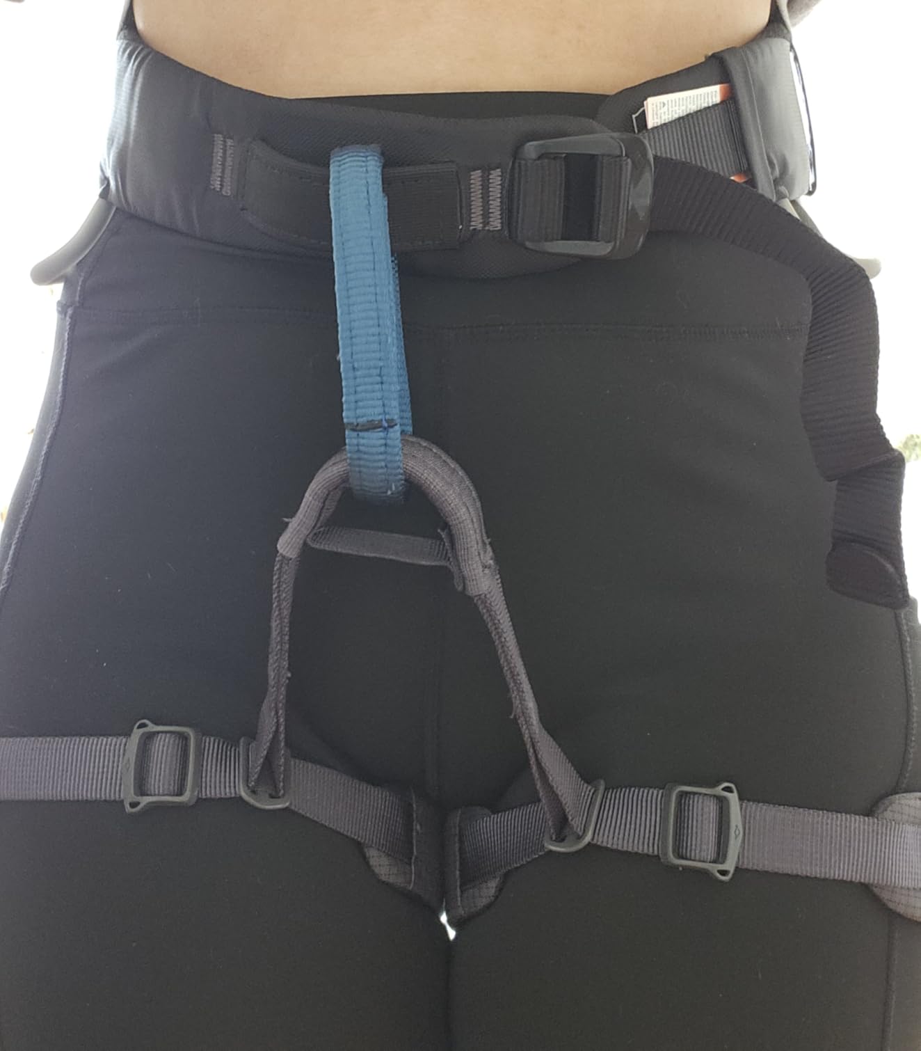 BLACK DIAMOND Men's Momentum Rock Climbing Harness, Adjustable Loops customer photo 1