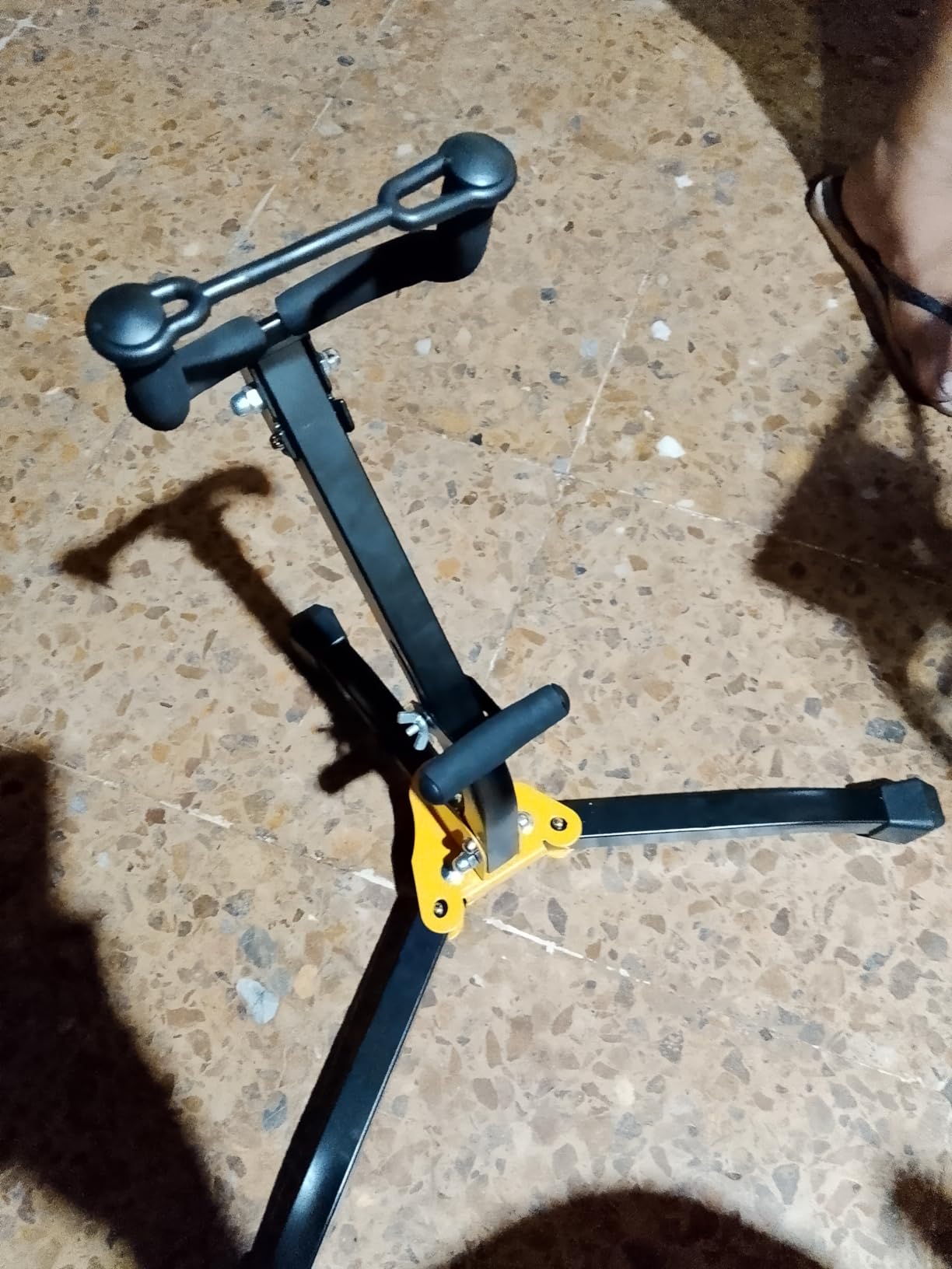 Folding Saxophone Stand for Alto Sax, Alto Tenor Sax Stand, Adjustable Metal Triangle Base Design Saxophone Holder Rack Portable Musical Instrument customer photo 1