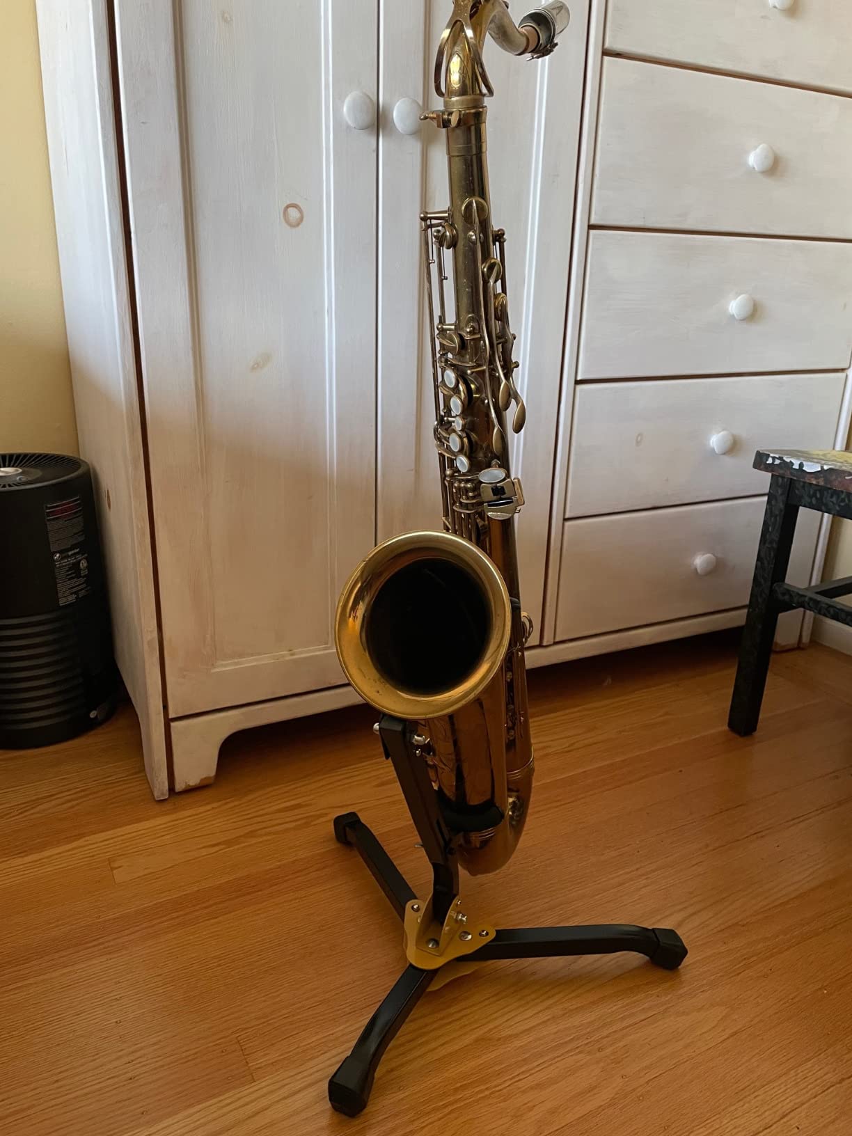 Folding Saxophone Stand for Alto Sax, Alto Tenor Sax Stand, Adjustable Metal Triangle Base Design Saxophone Holder Rack Portable Musical Instrument customer photo 2